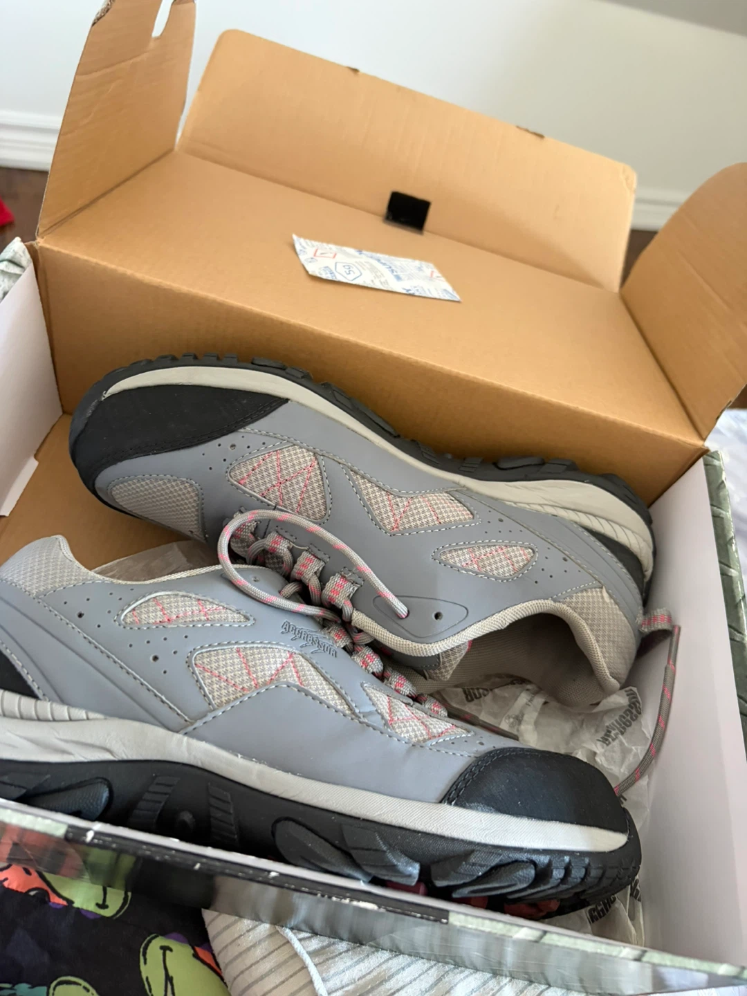 Steele toe shoes