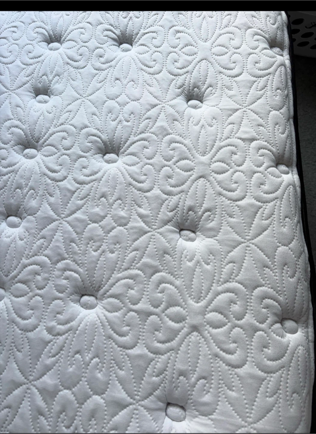 Mattress with quilted pattern and head board - photo 3
