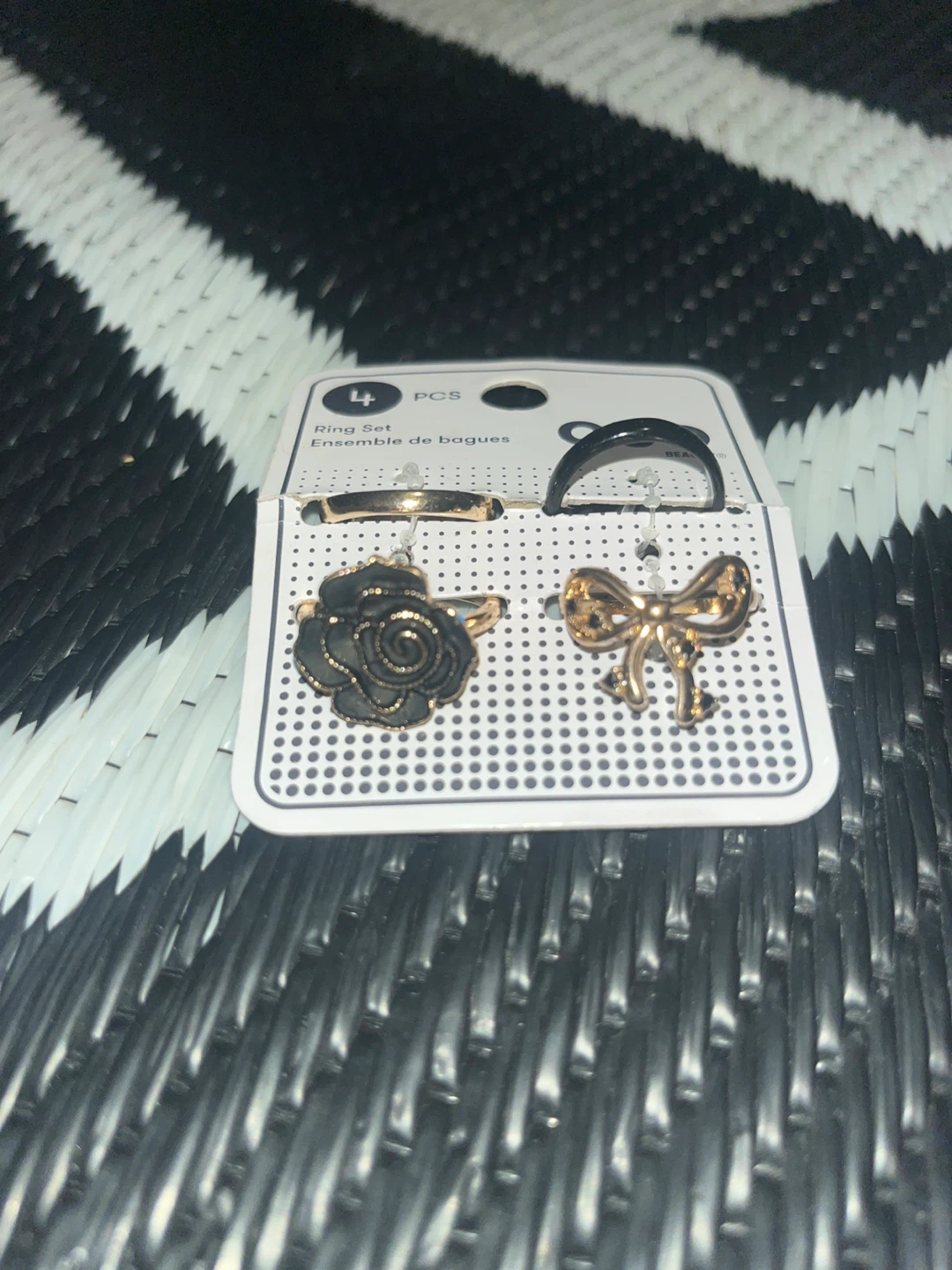 QUO Beauty 4 Piece Ring Set - photo 2