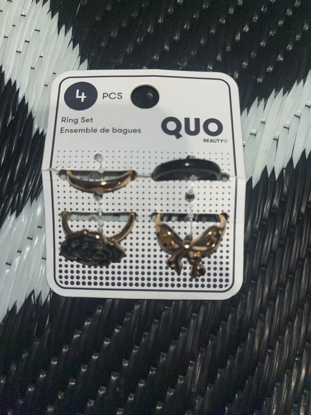 QUO Beauty 4 Piece Ring Set
