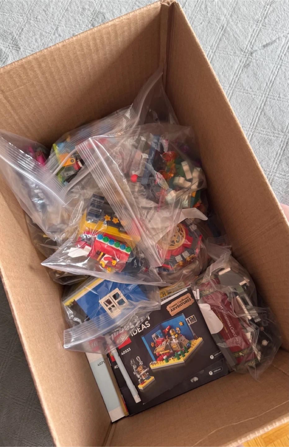 Box of LEGO’s - photo 2