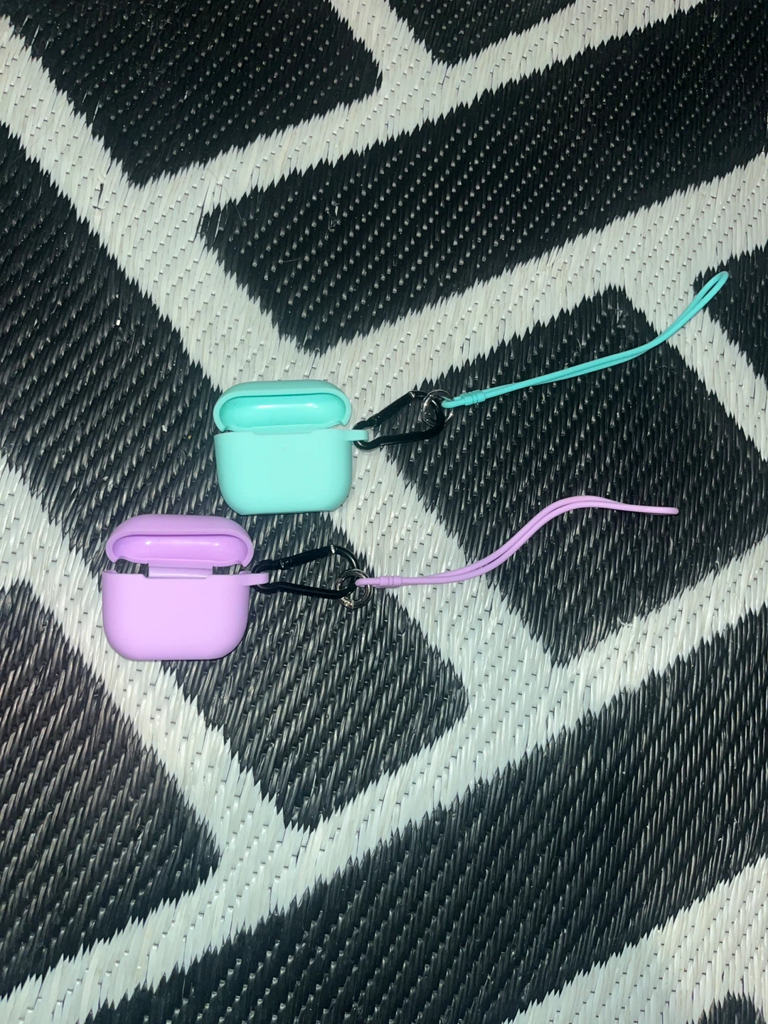 2 Silicone Airpod Case Covers with Lanyards (Pink and Mint) - photo 2
