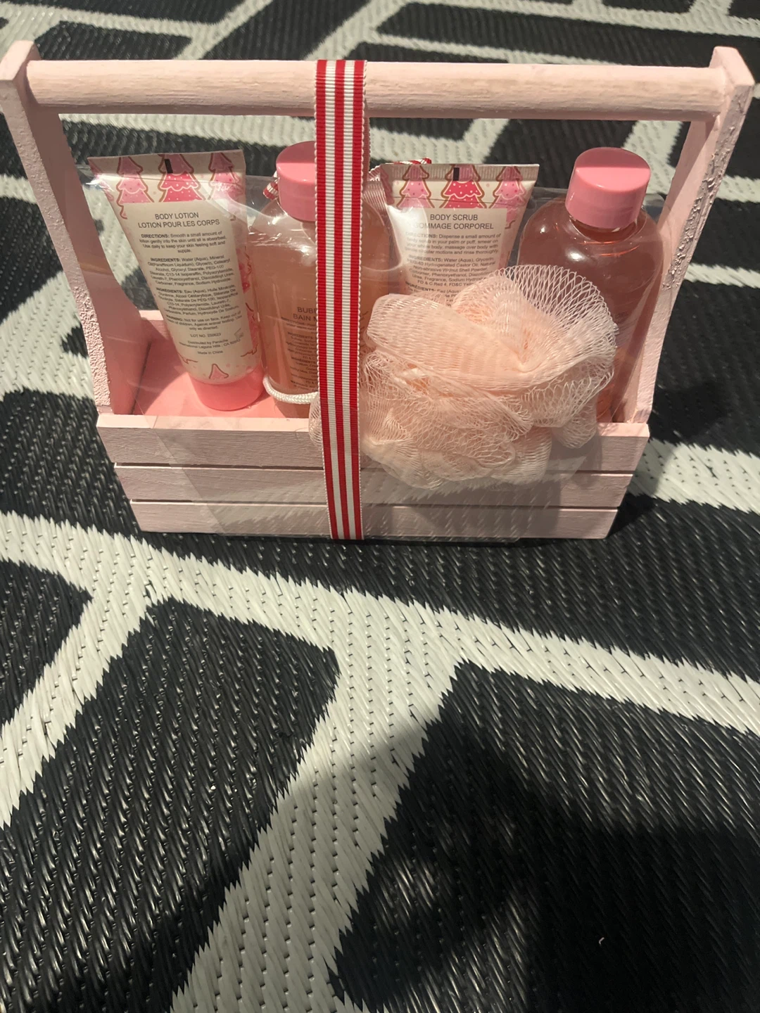 Sugar Cookie Scented Bath Gift Set - photo 2