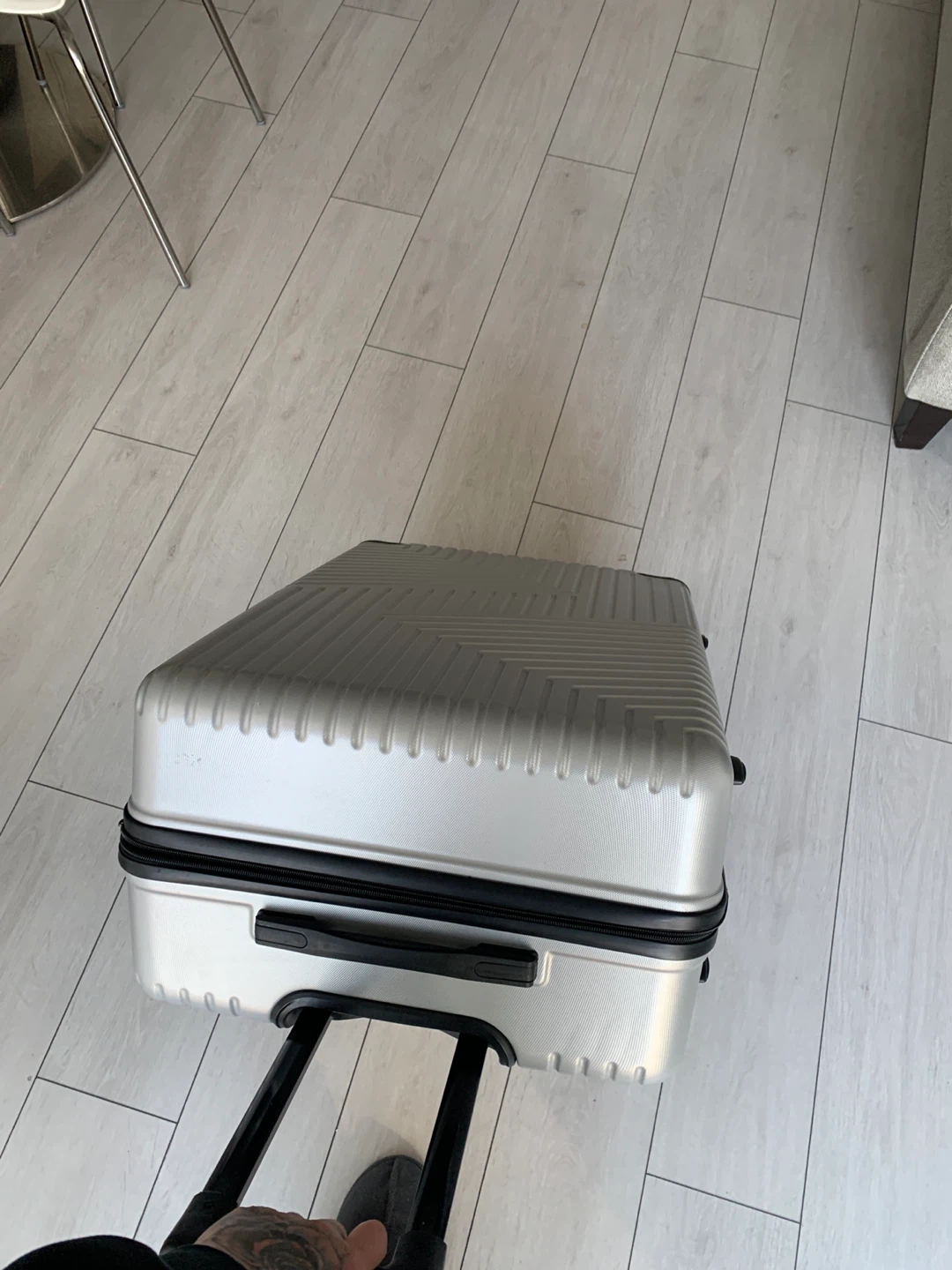 Large Silver Hardside Spinner Luggage - photo 5