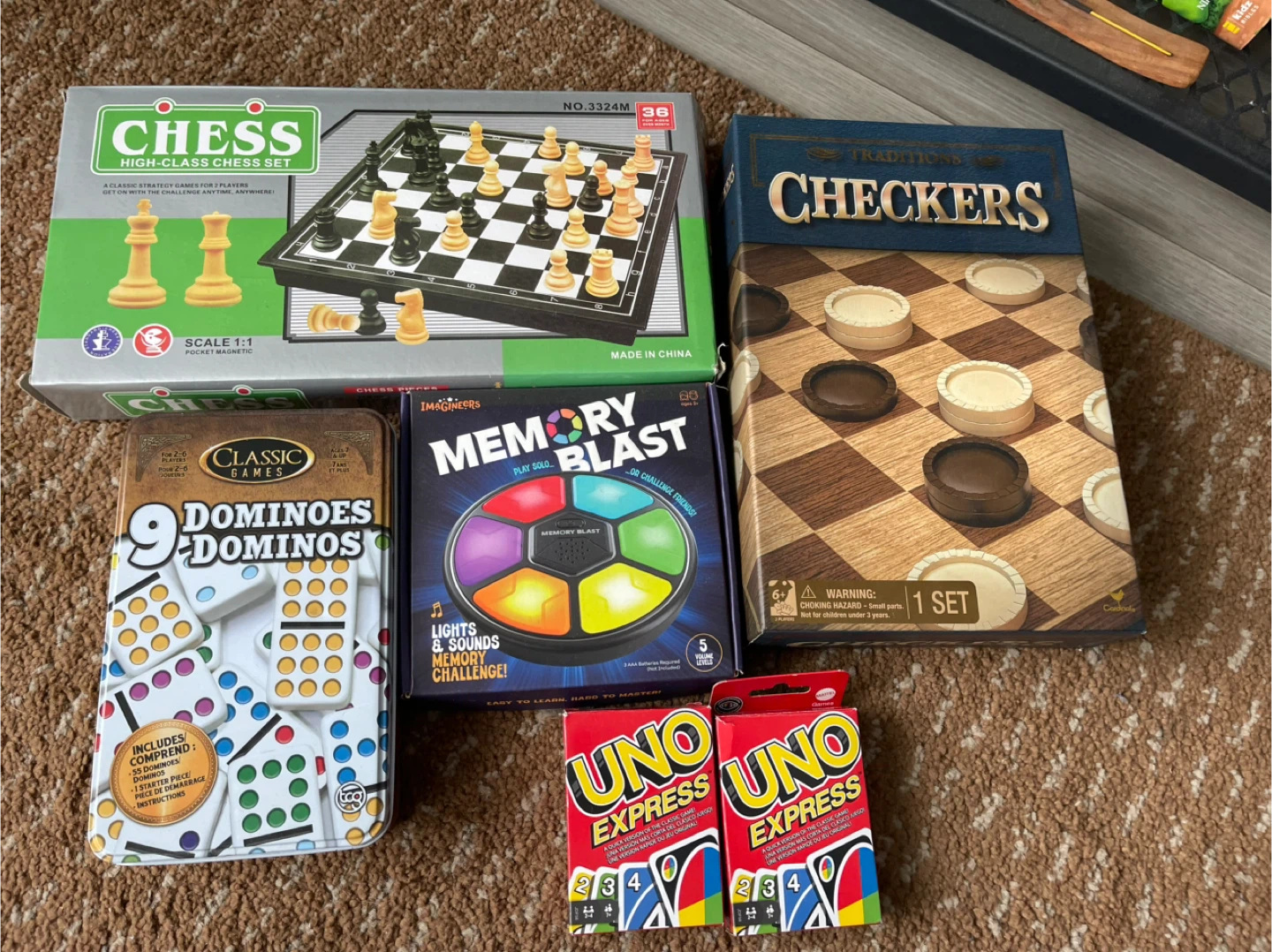 Classic Games 9 Dominoes Set in Tin Case