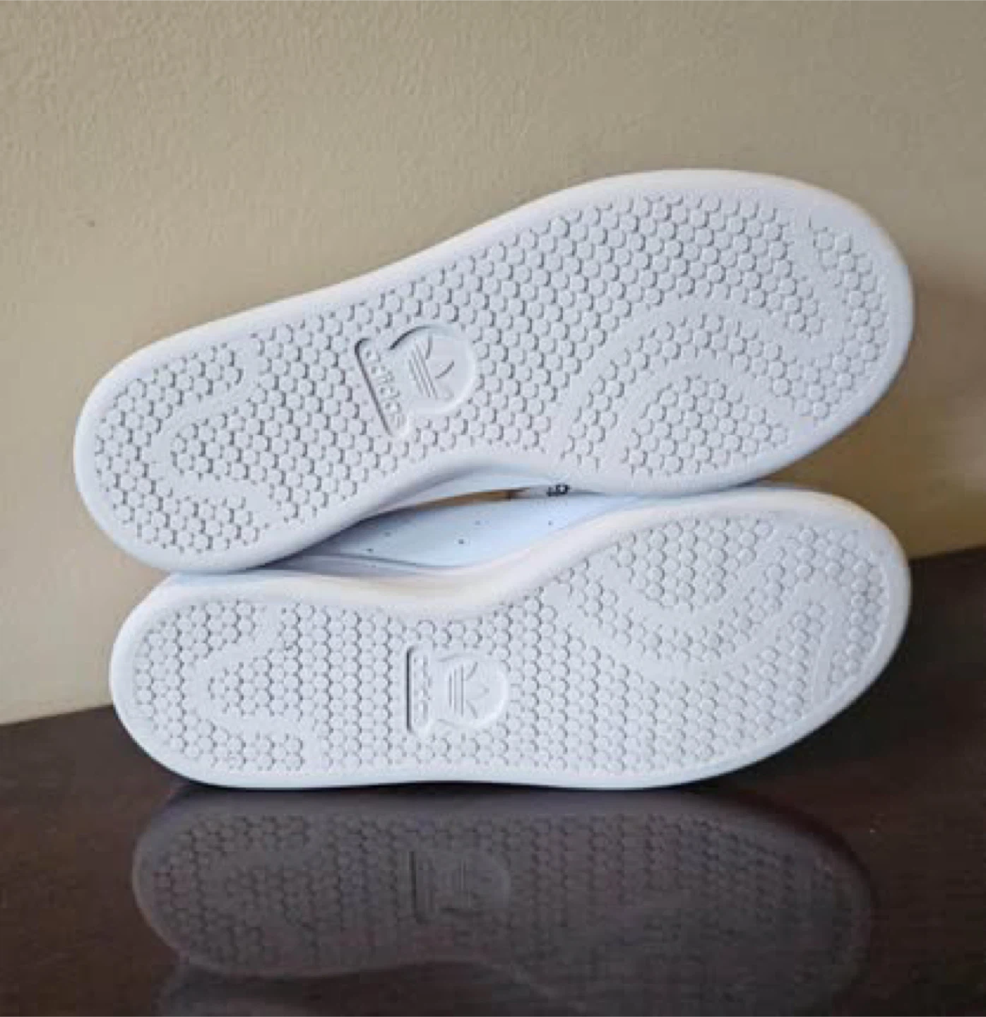 Brand New Stan Smith  size 5 womens shoes 📸🥕 - photo 3
