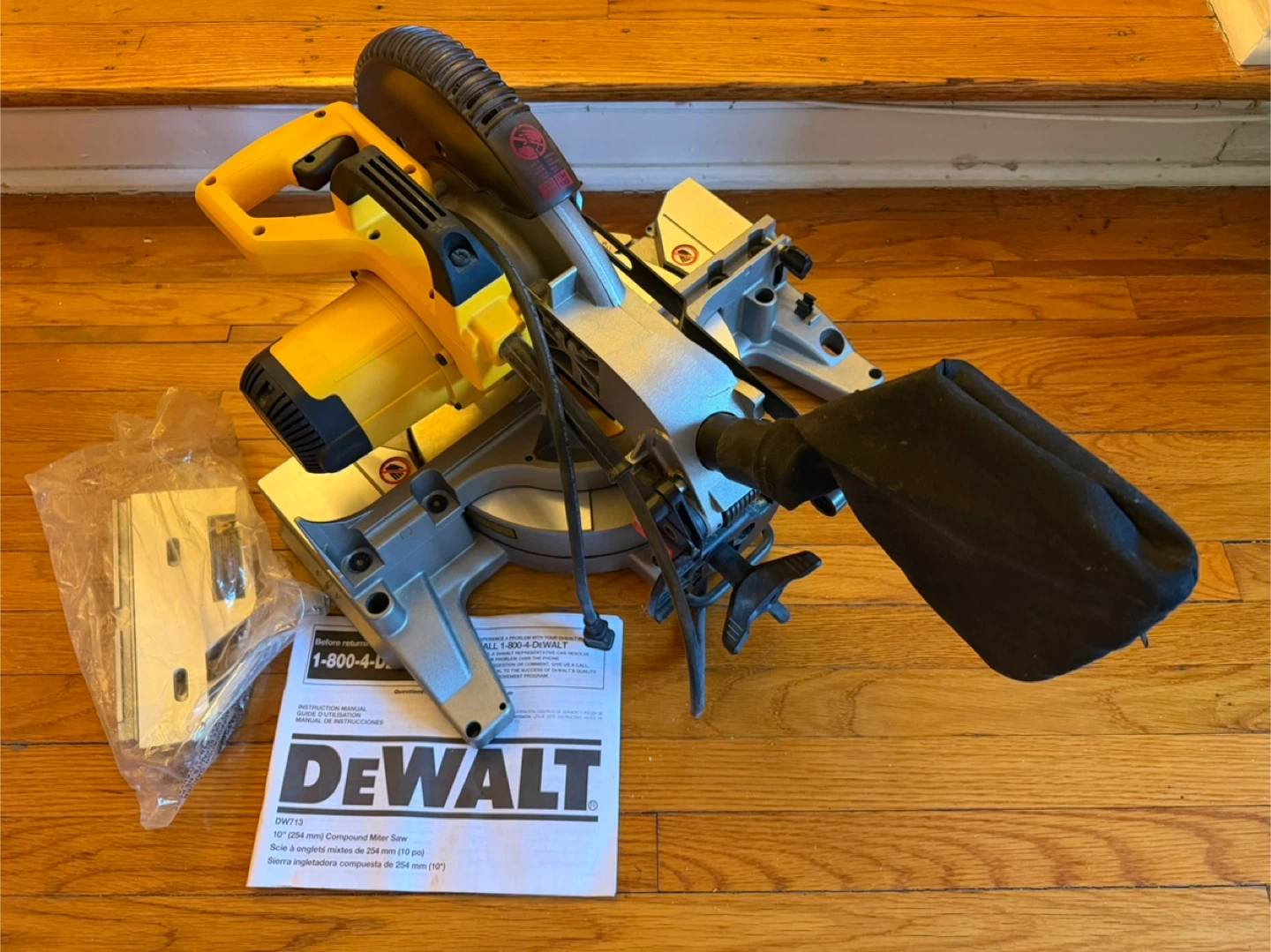 DEWALT DW713 10" Compound Miter Saw - photo 3