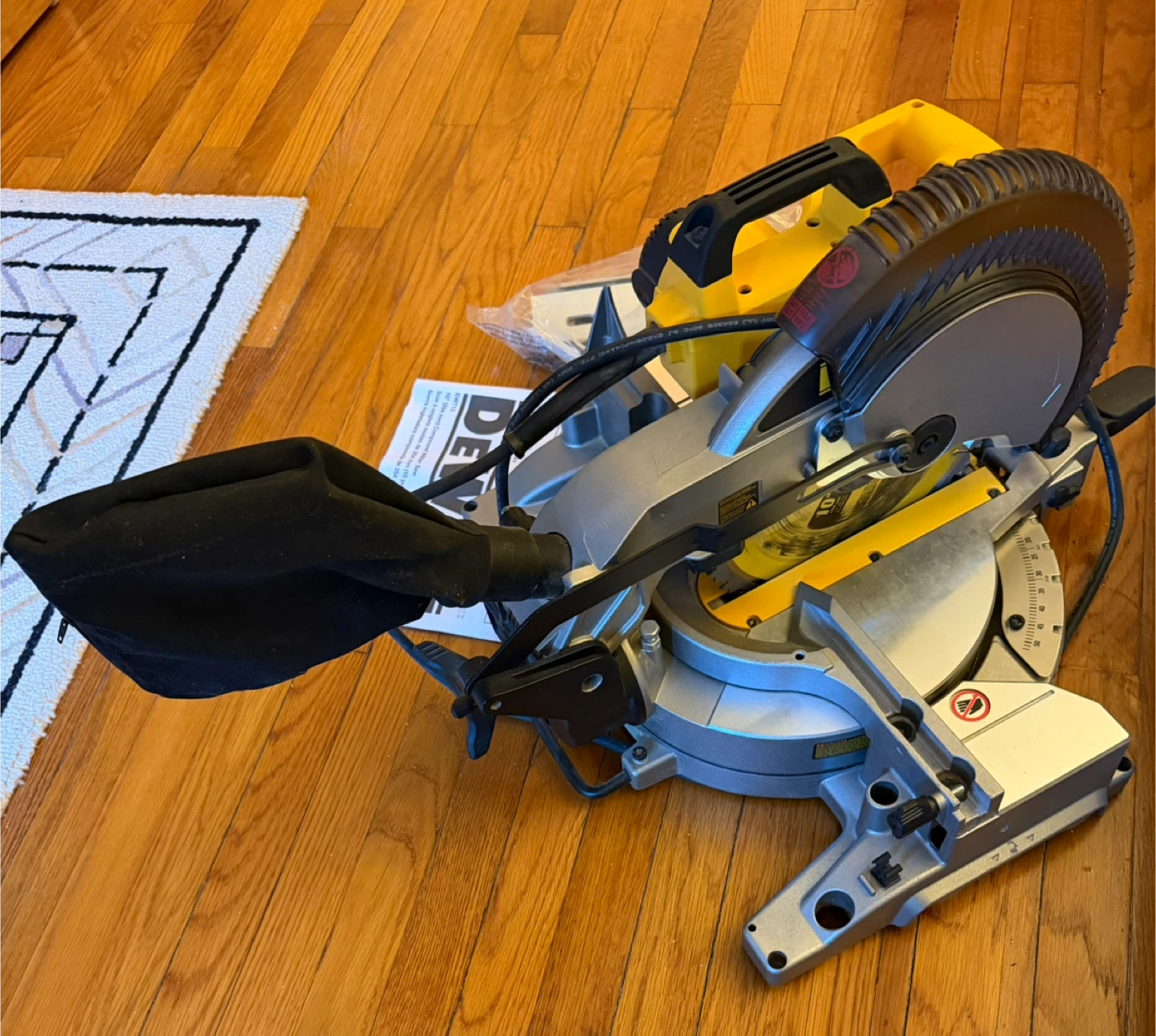 DEWALT DW713 10" Compound Miter Saw - photo 2