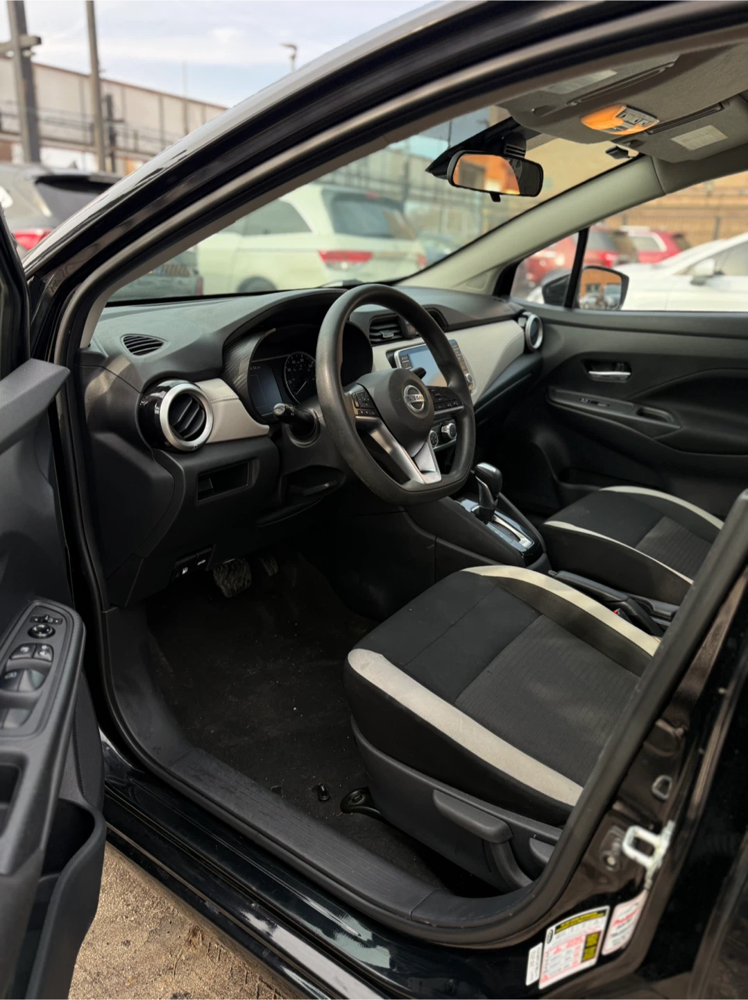 2021 Nissan Versa Sedan - photo 3