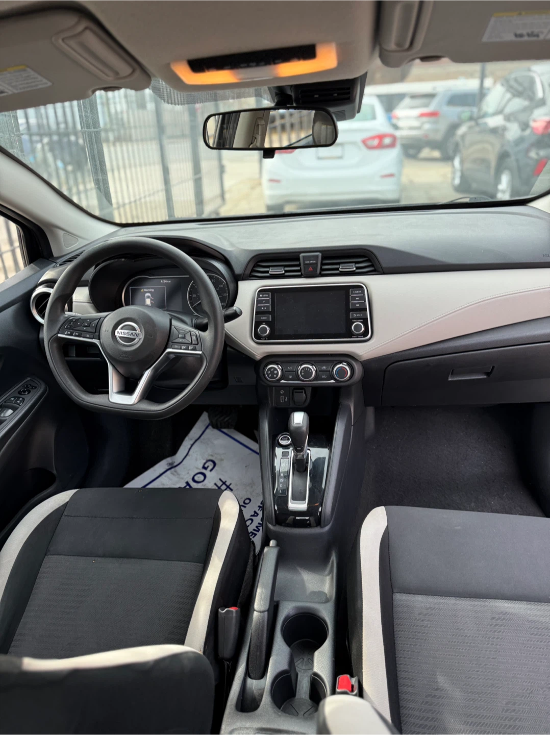 2021 Nissan Versa Sedan - photo 2