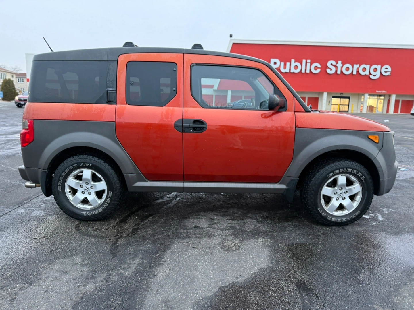 Honda Element Orange SUV - photo 2