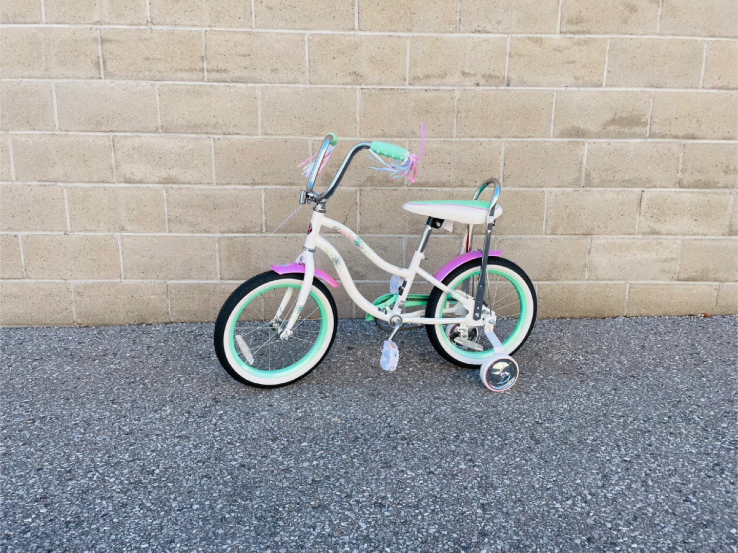 Schwinn 16” Girls Training Wheel Bike BRAND NEW IN BOX - photo 2