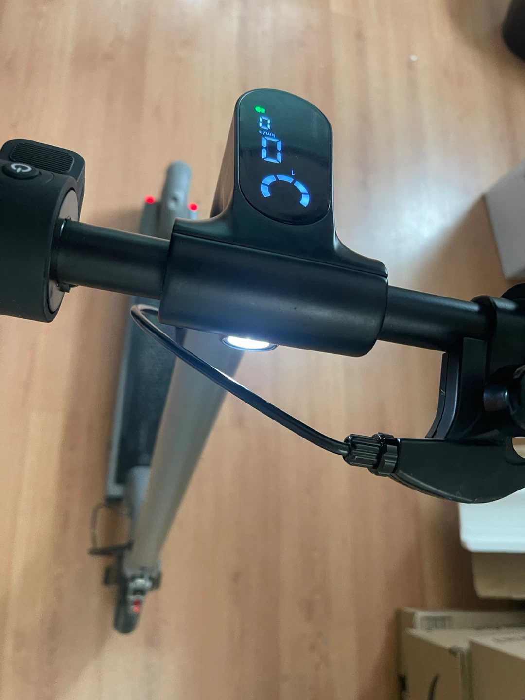5th wheel Electric Scooter - photo 2