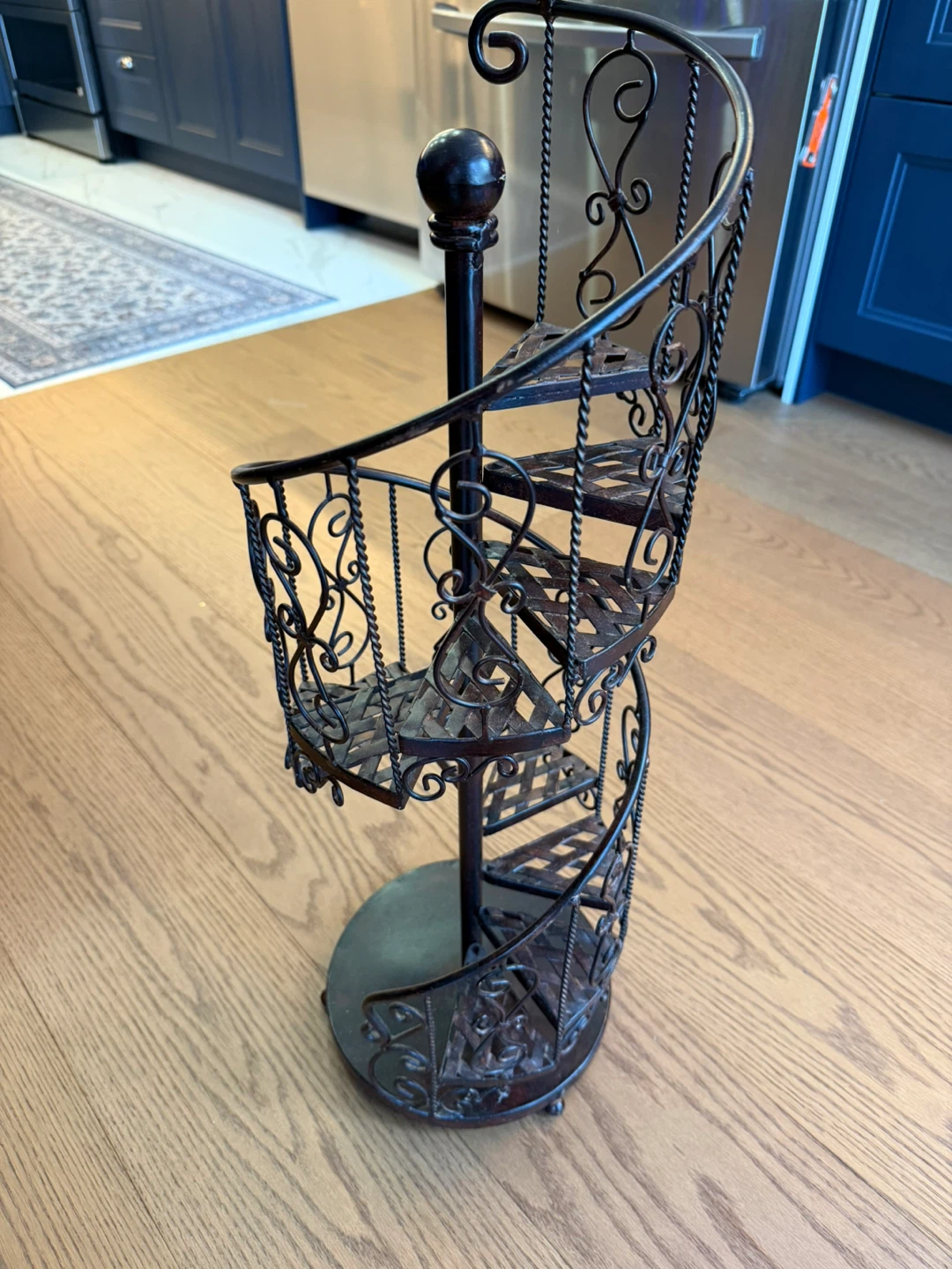 Spiral Staircase Metal Display Stand - photo 3