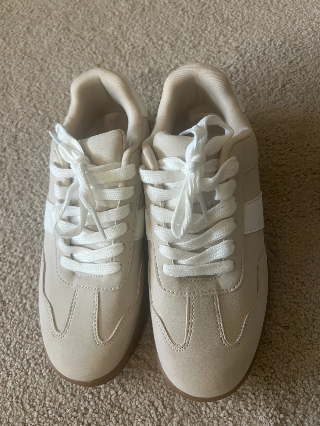 American Eagle Beige Sneakers Size 6
