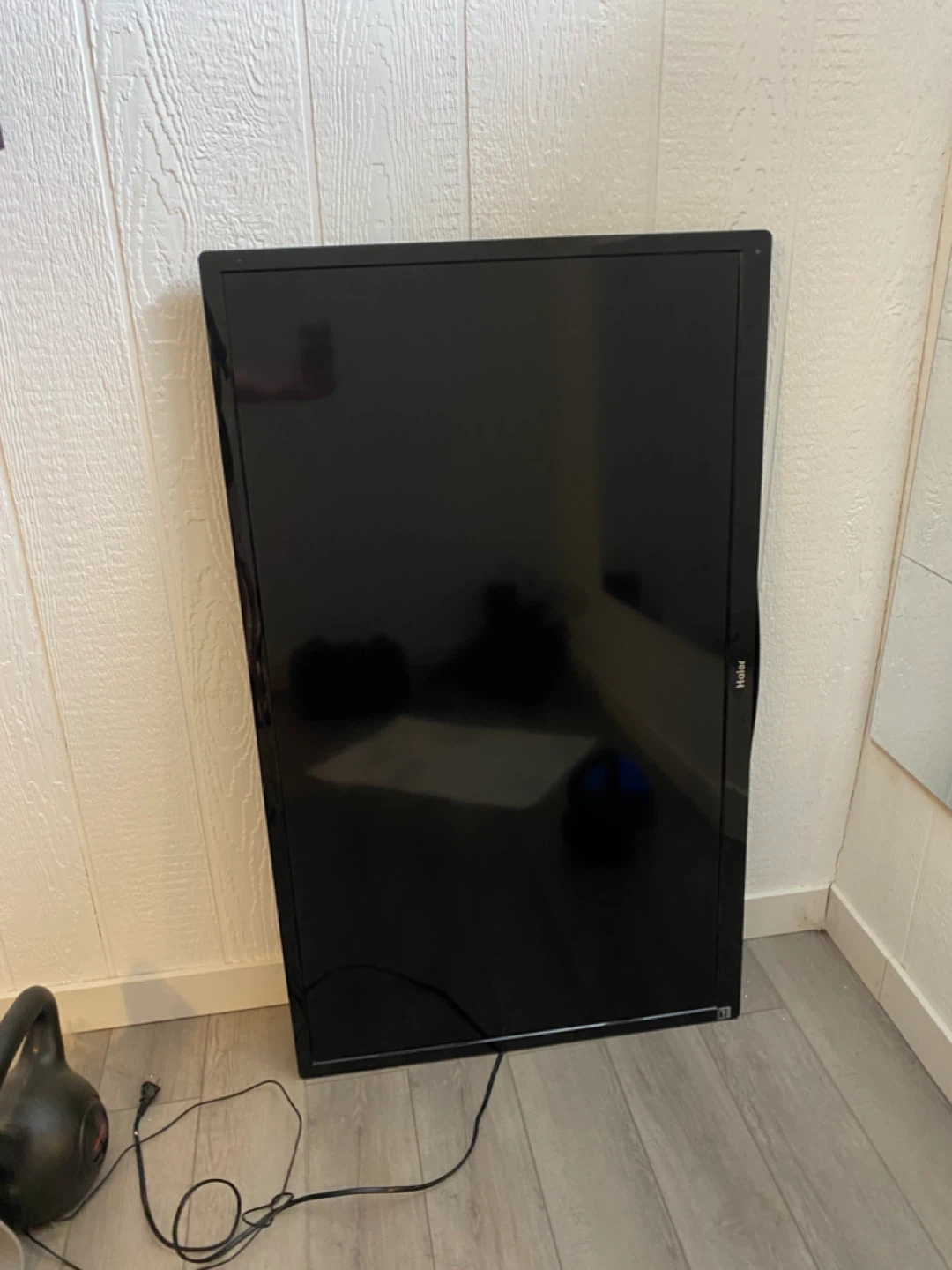 Haier 50" LED TV