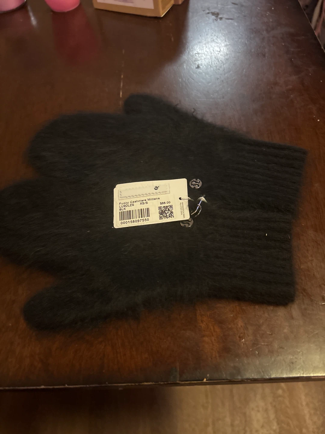 Lululemon Fuzzy Cashmere Mittens Black S/S - photo 3