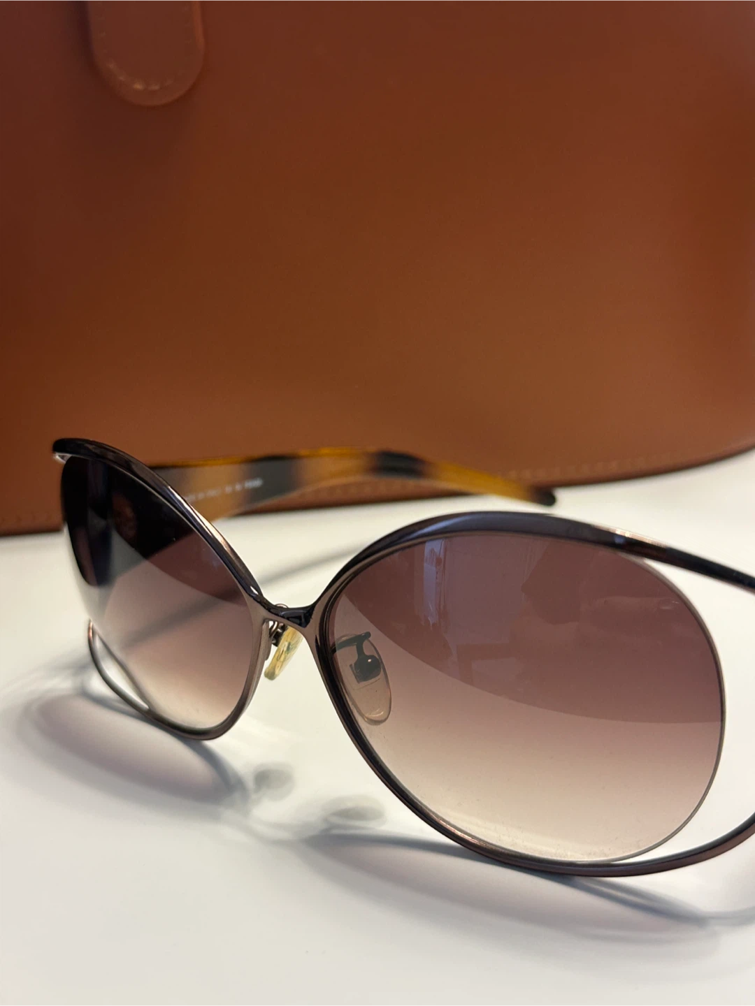 Fendi Sunglasses for women - photo 2