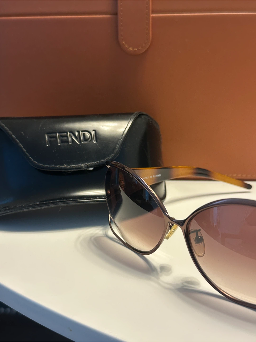 Fendi Sunglasses for women - photo 3