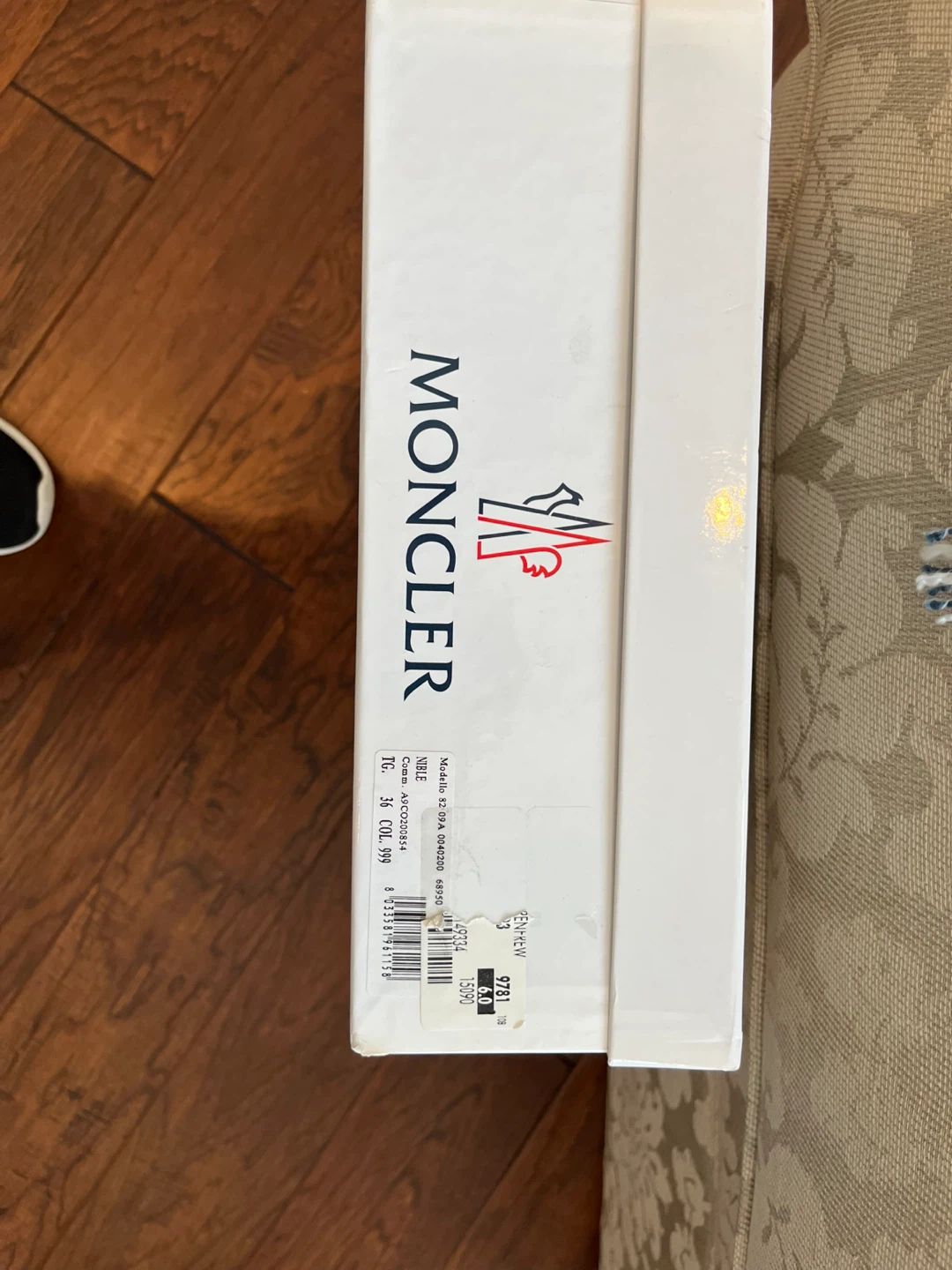 Woman’s black winter boots Moncler - photo 5