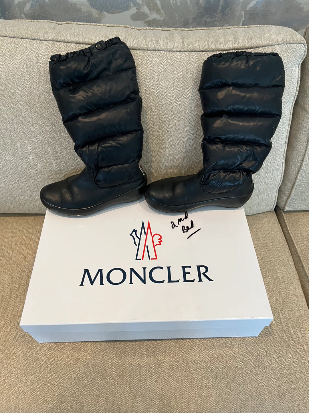 Woman’s black winter boots Moncler - photo 4