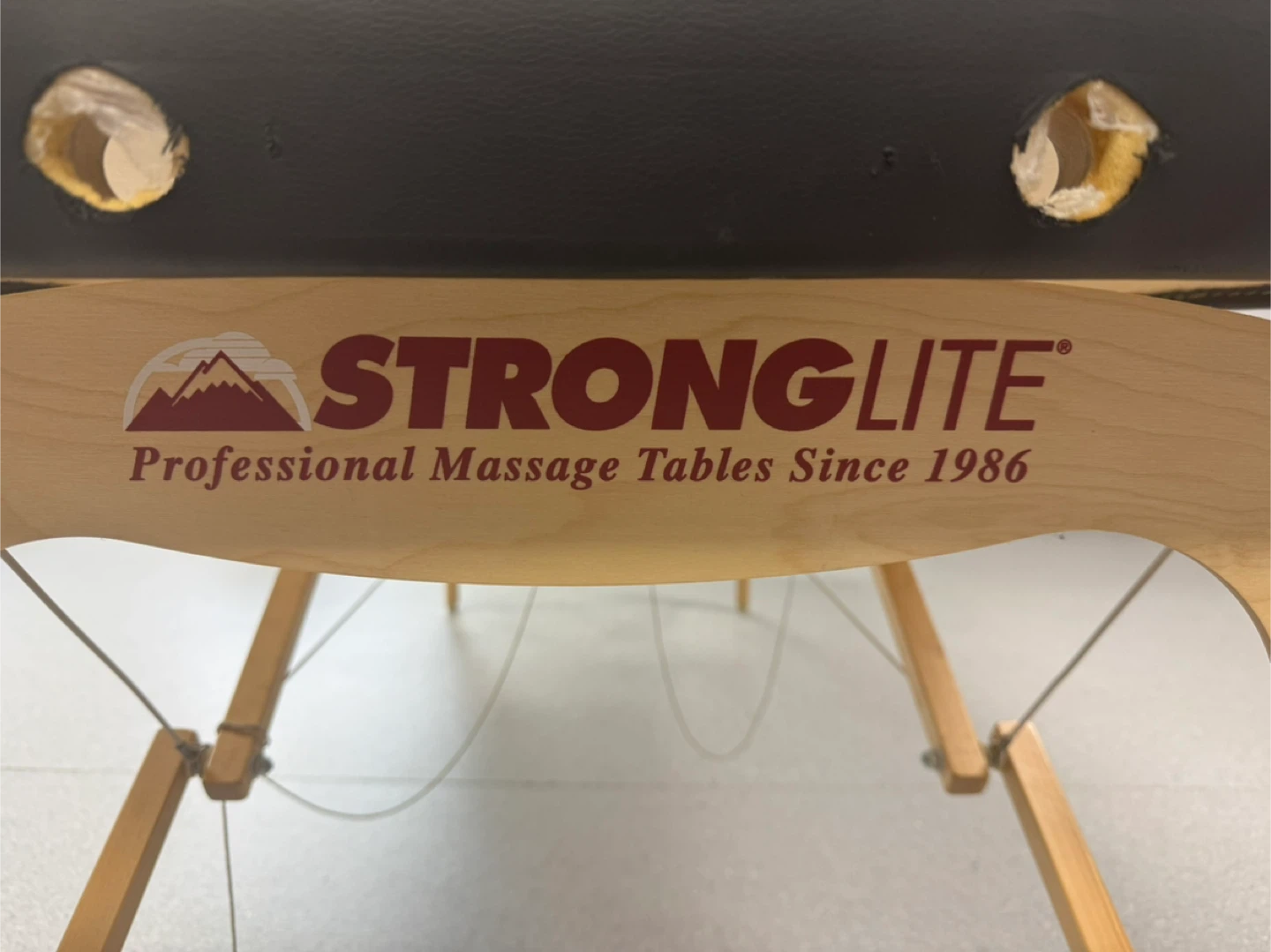 Stronglite Professional Massage Table - photo 2