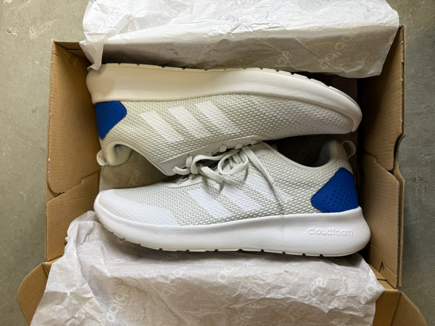 Adidas Element Race - White/Blue - Size 10.5 UK - photo 2