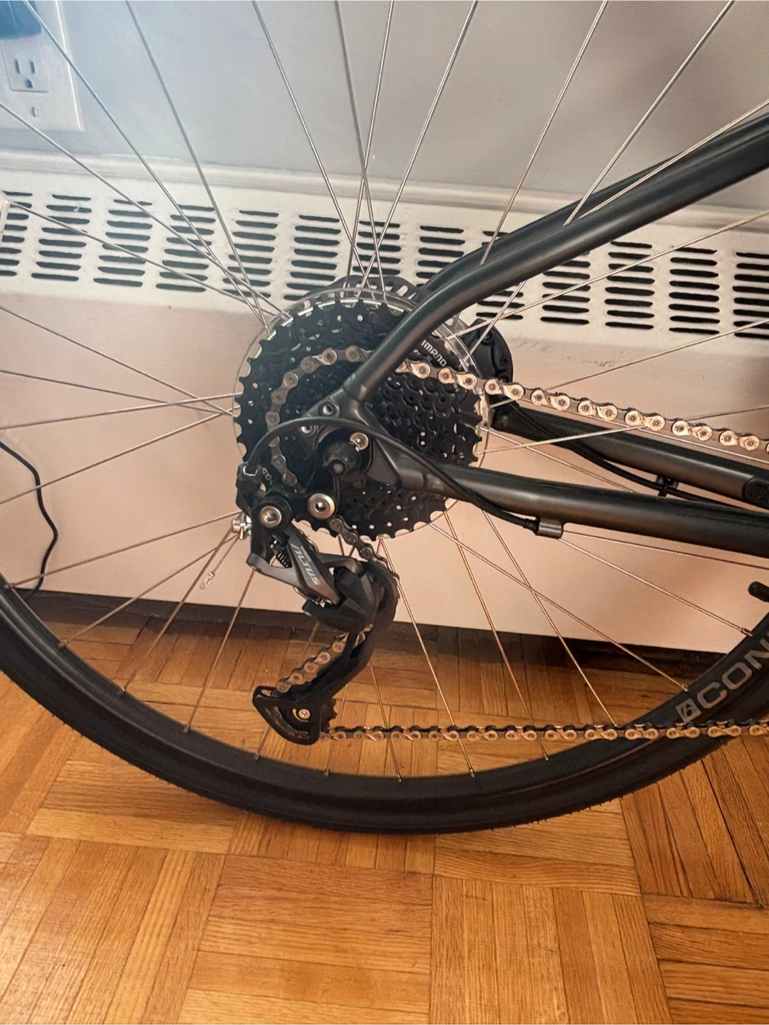 LIKE NEW!! Trek FX 2 Disc Hybrid Bike - photo 3