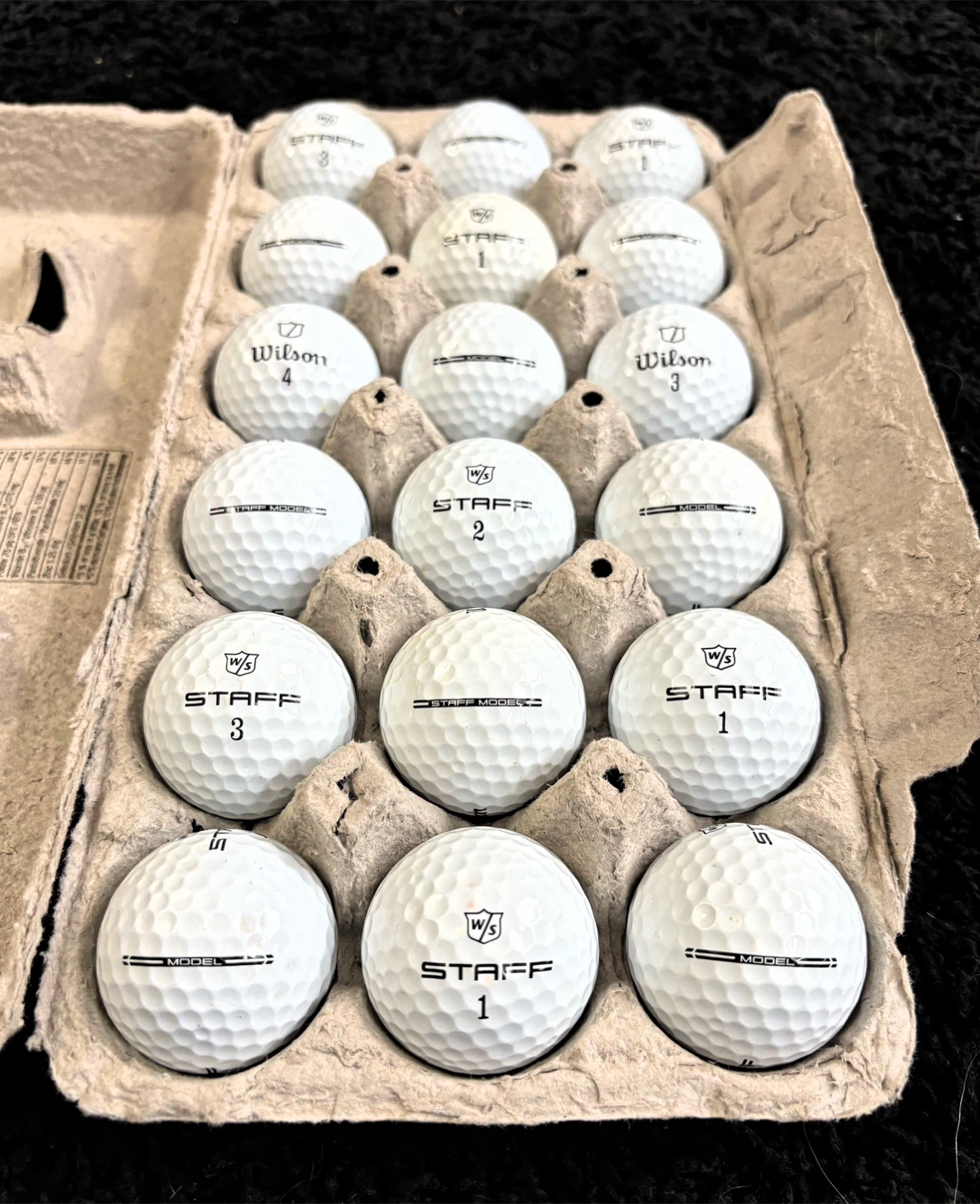 18 Wilson Staff Model Golf Balls