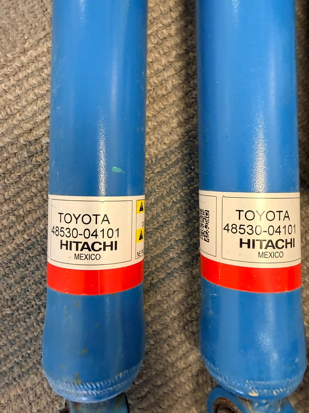 Toyota Hitachi Shock Absorbers 48530-04101 48510-04222 - photo 2