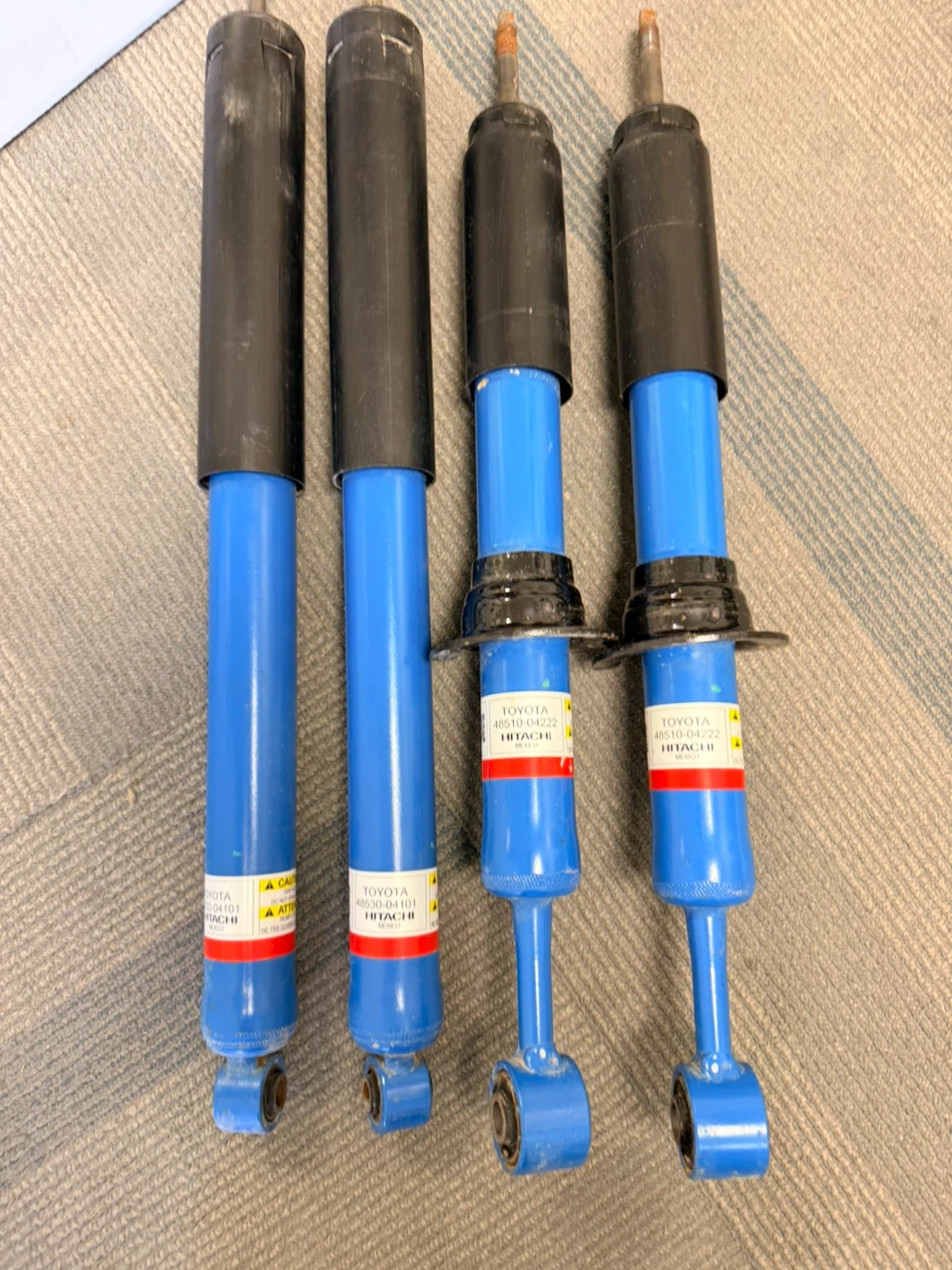 Toyota Hitachi Shock Absorbers 48530-04101 48510-04222