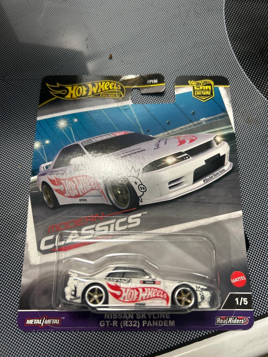 Hot Wheels Premium Nissan Skyline GT-R (R32) Pandem Diecast Car