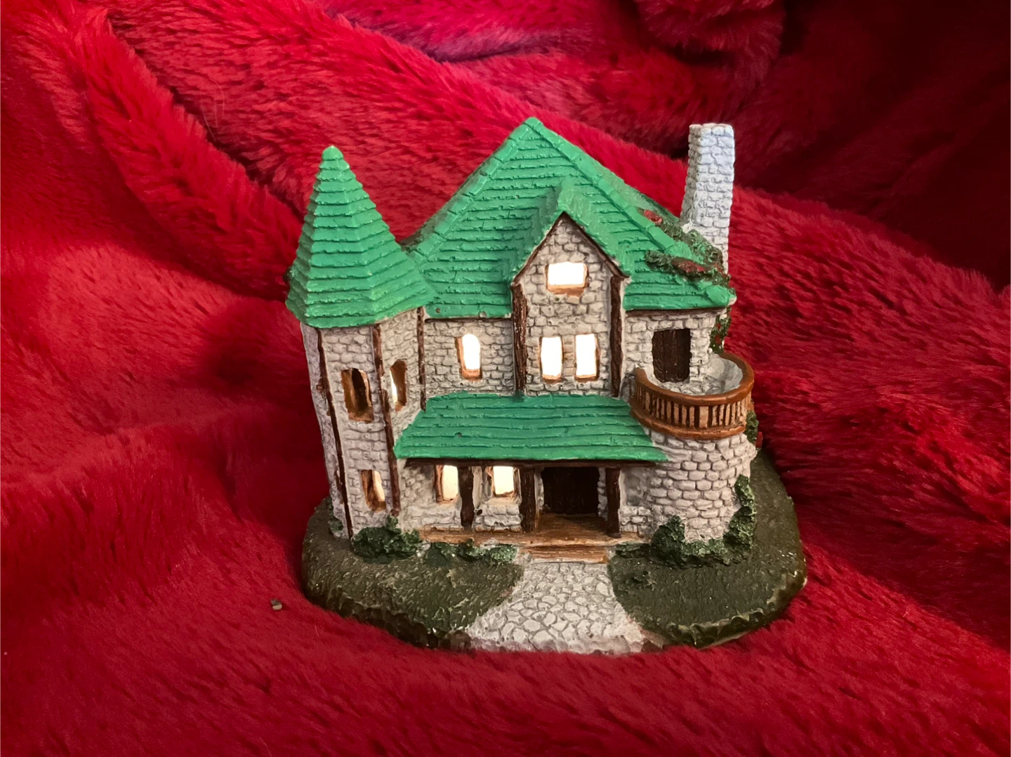 Light-up Miniature House