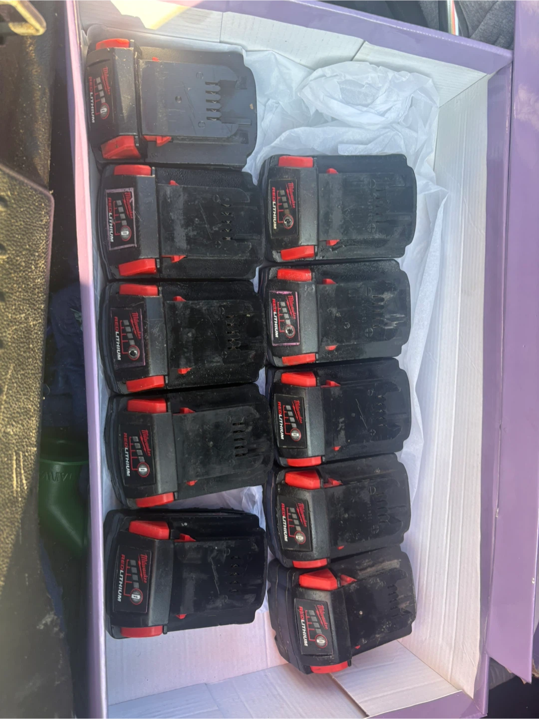 Milwaukee 18V Lithium-Ion Batteries - Lot of 10 - photo 2