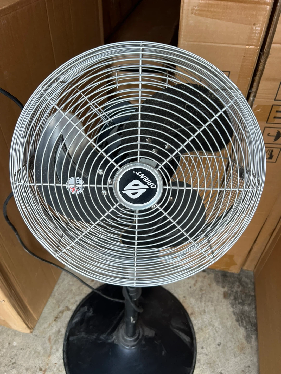Free delivery used Orient Pedestal Fan - photo 3