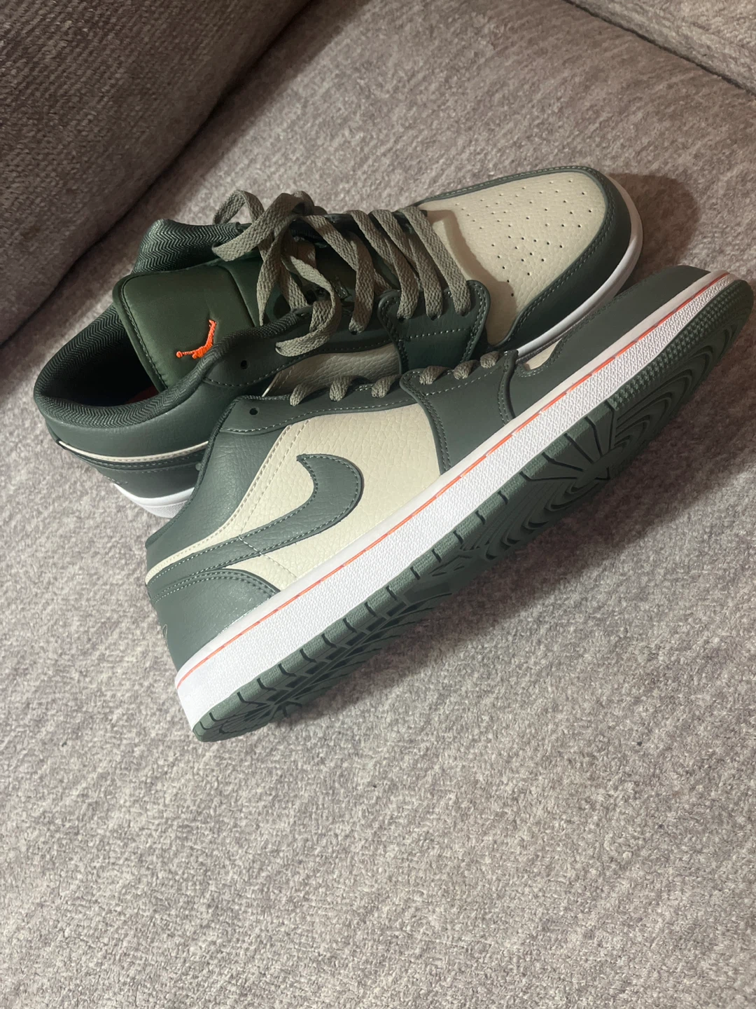 Jordan 1 military green men’s - photo 2