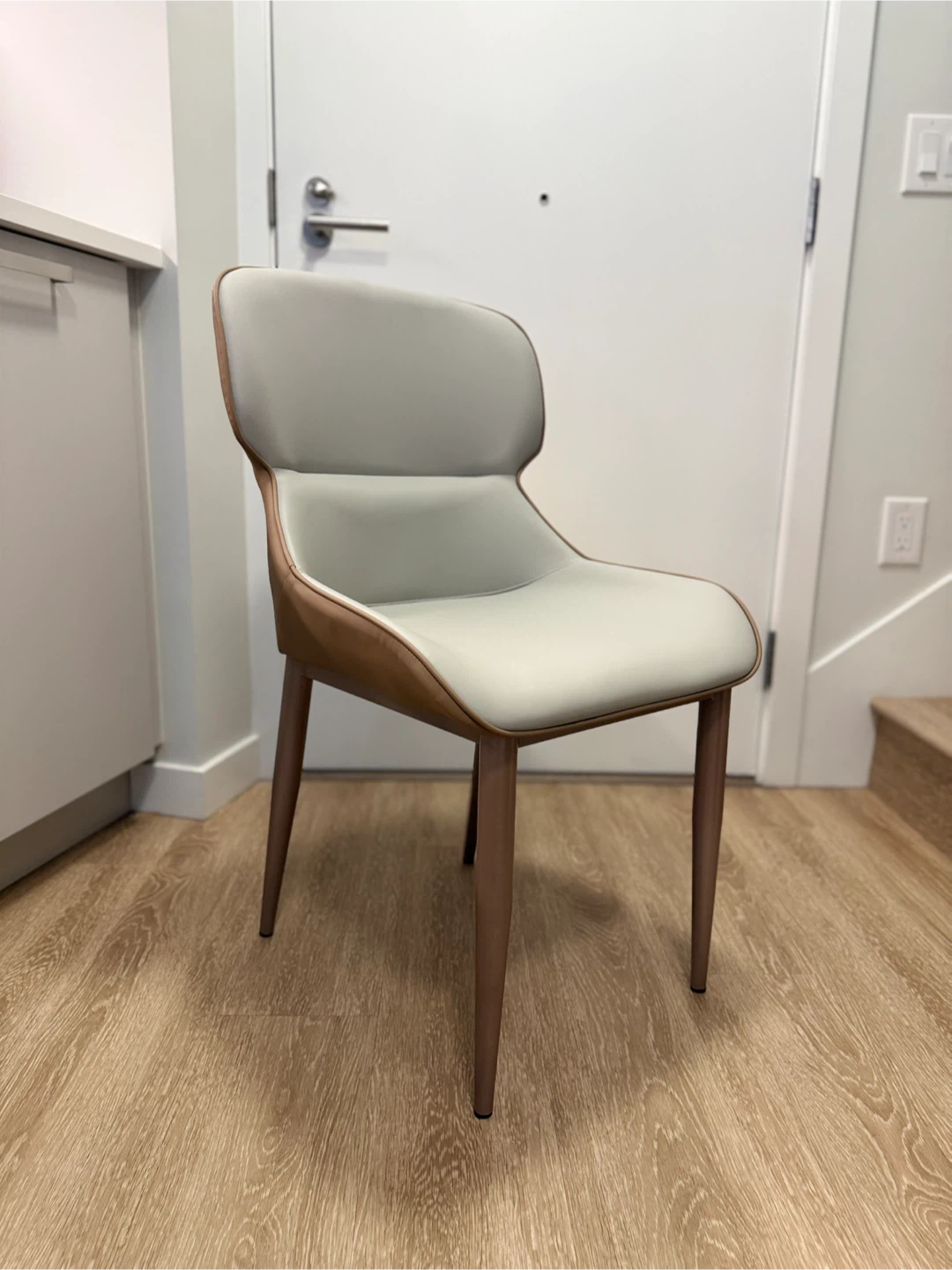 NEW! Luxury leather accent chair - Light Grey and Tan - photo 5