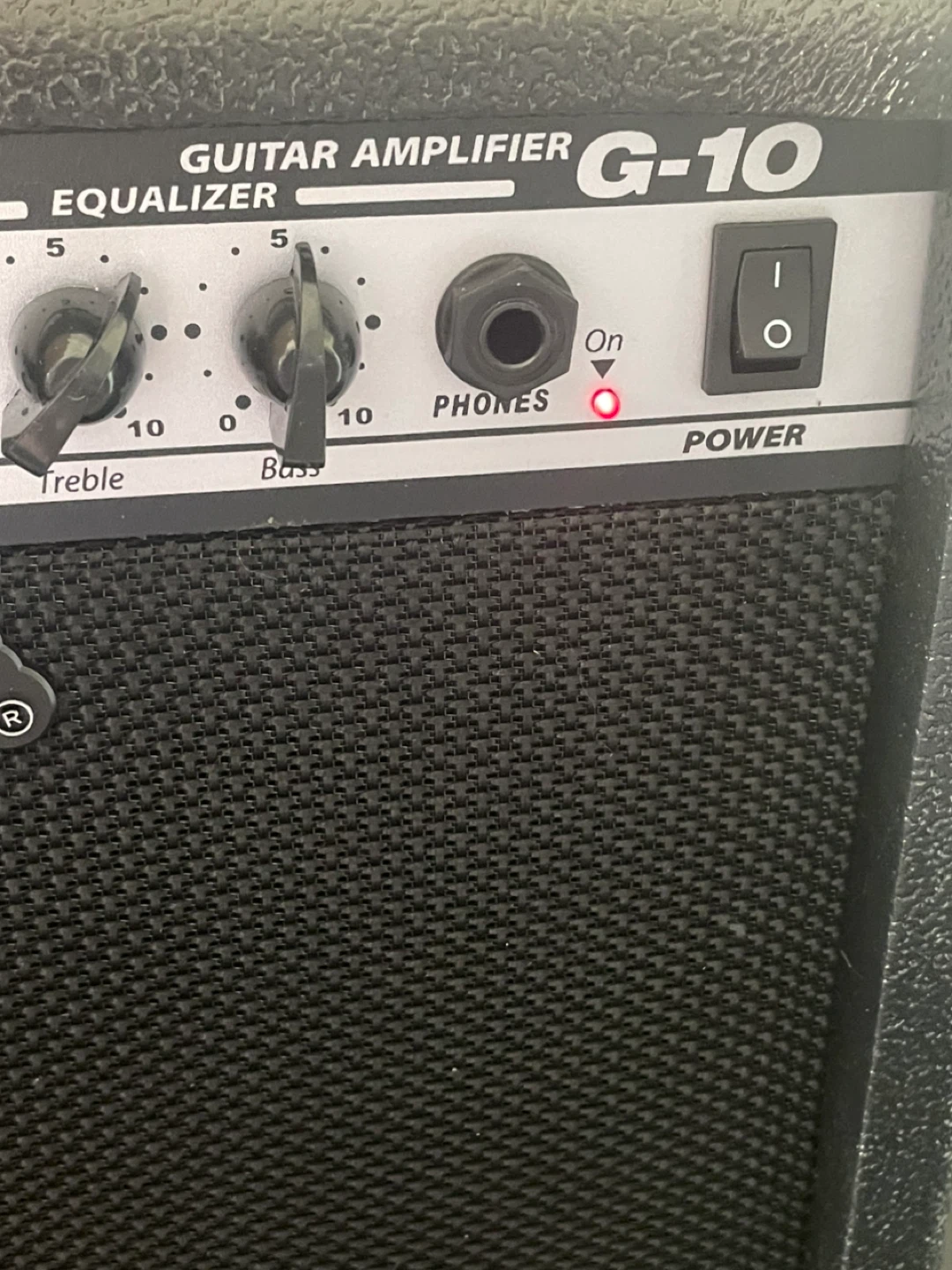 Rogue G-10 combo guitar amplifier - photo 3