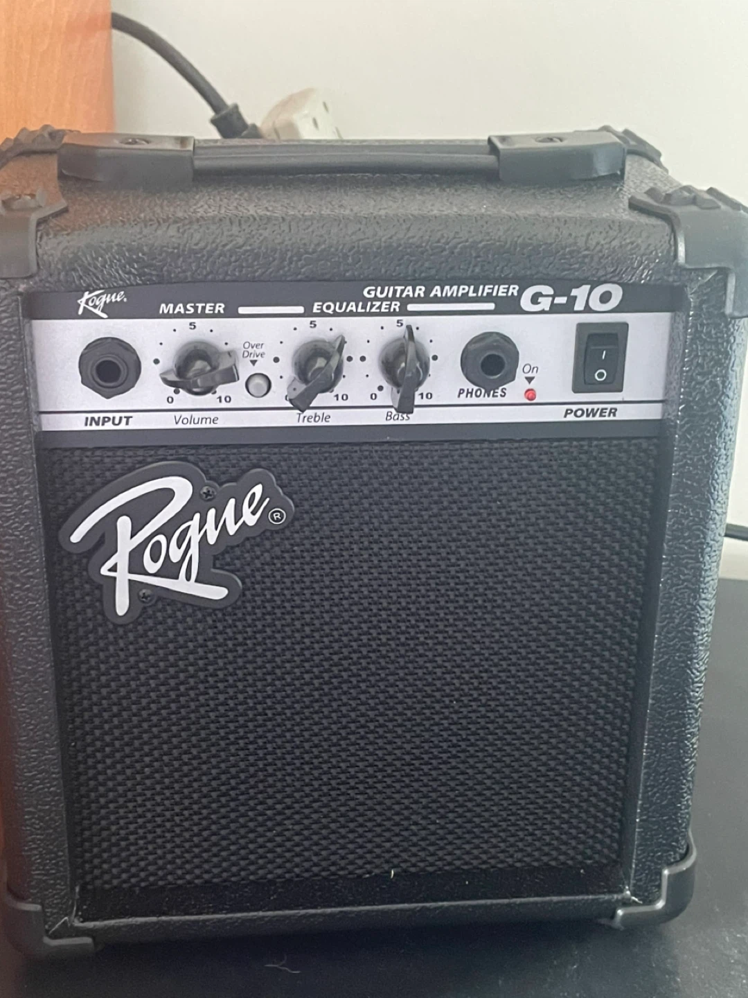 Rogue G-10 combo guitar amplifier