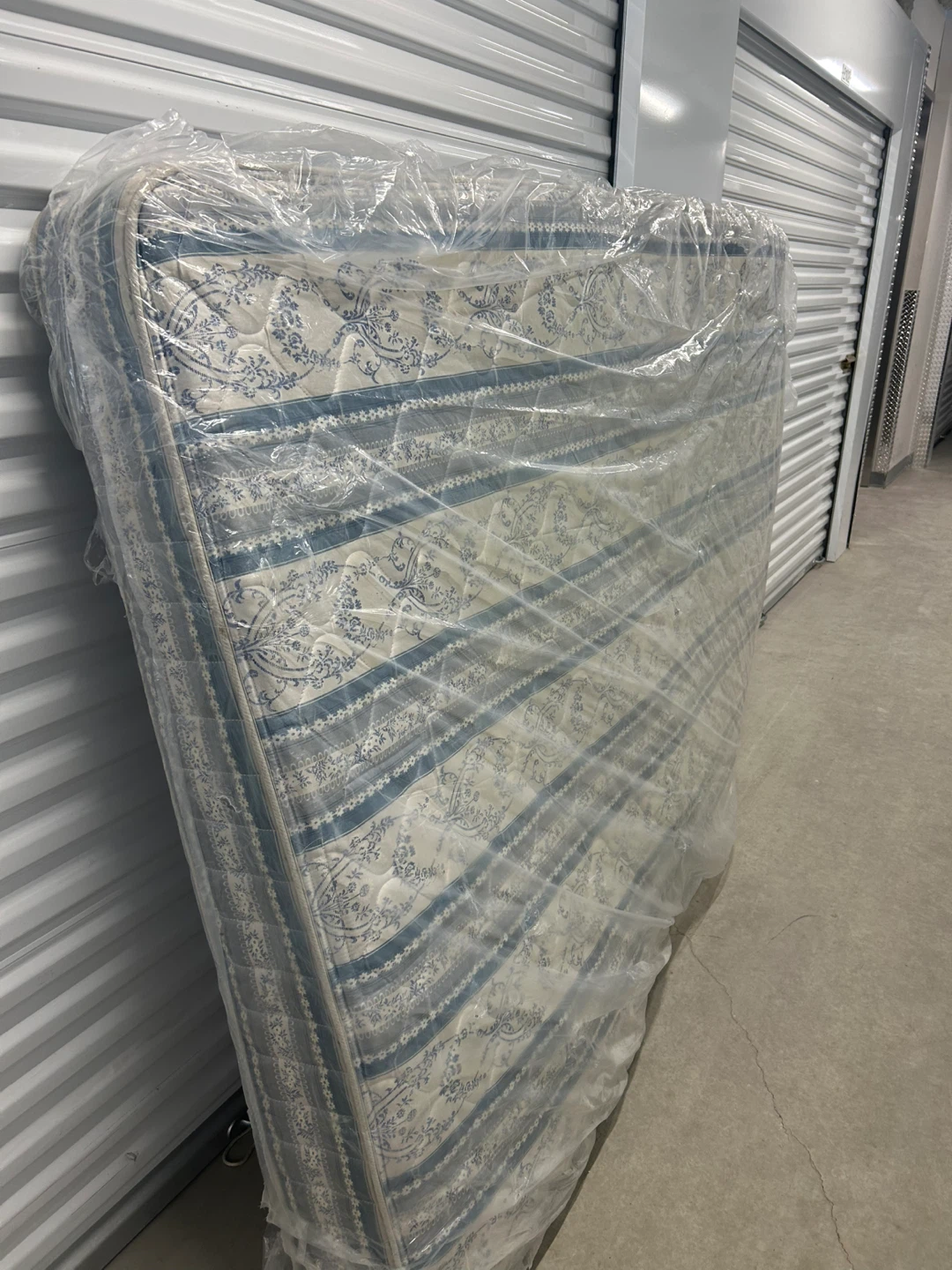 New Queen Mattress with Blue and White Floral Pattern - photo 3