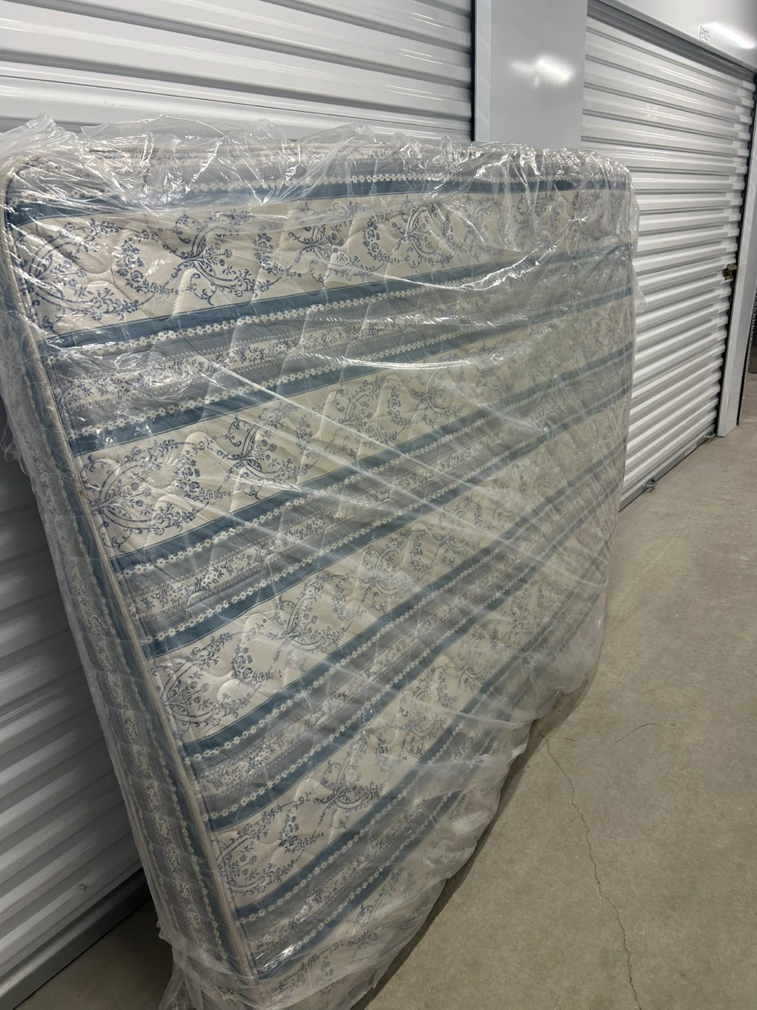 New Queen Mattress with Blue and White Floral Pattern - photo 2