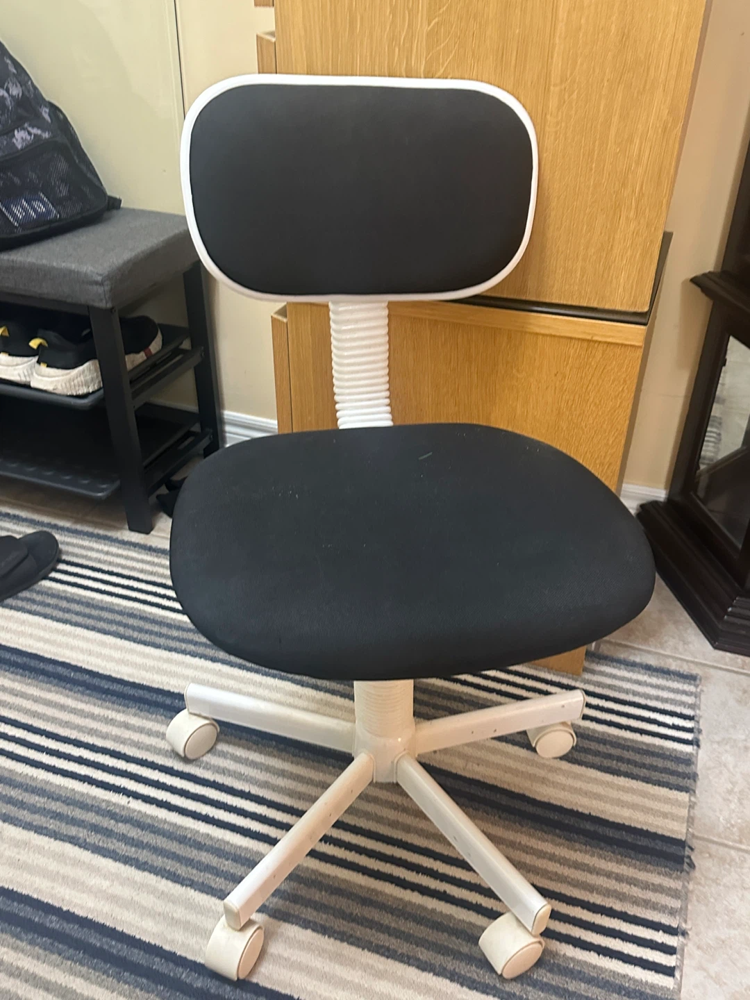 Swivel chairs,desk/table moving sale