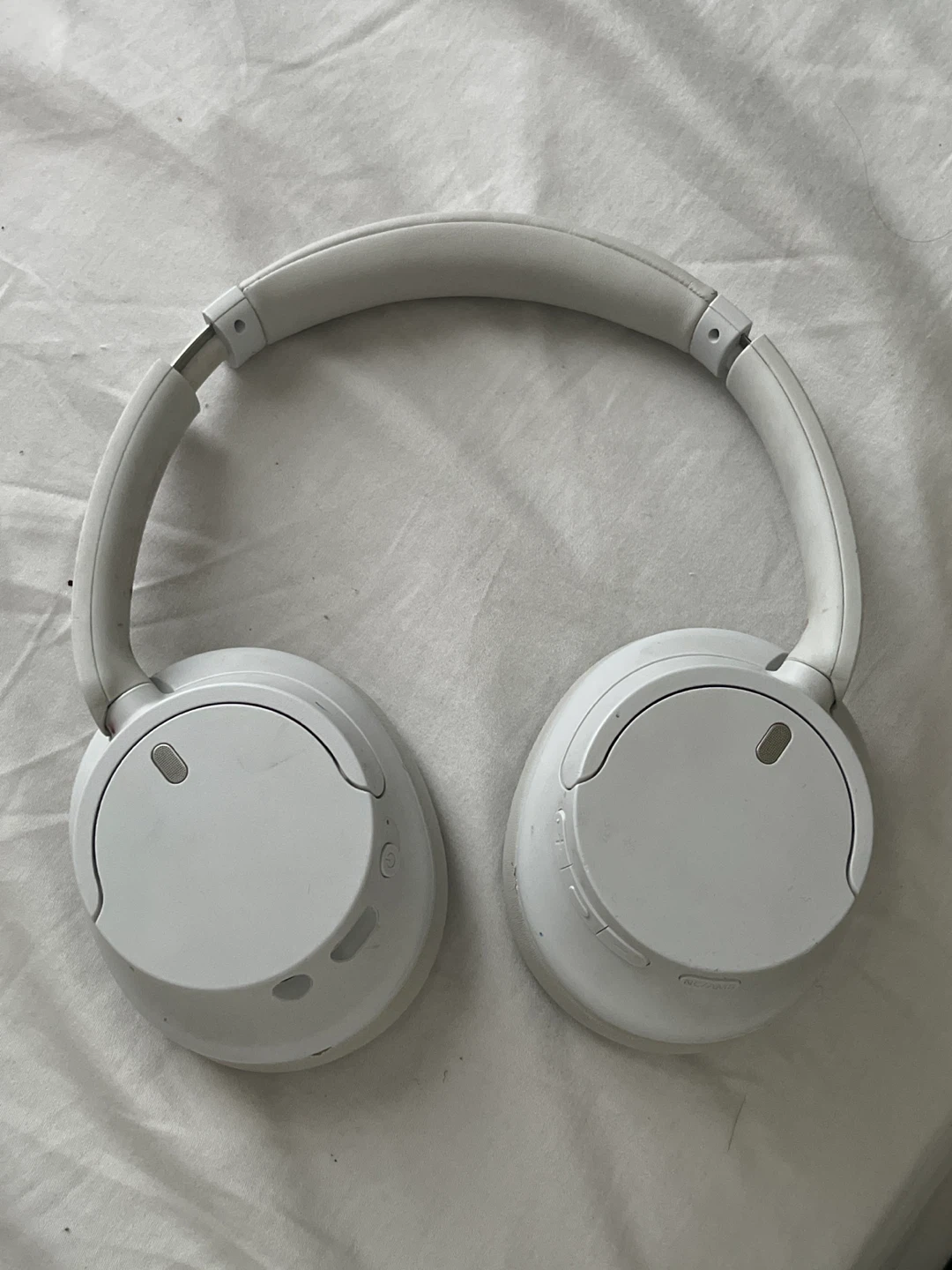 Sony Wireless Noise Cancelling Headphones - White