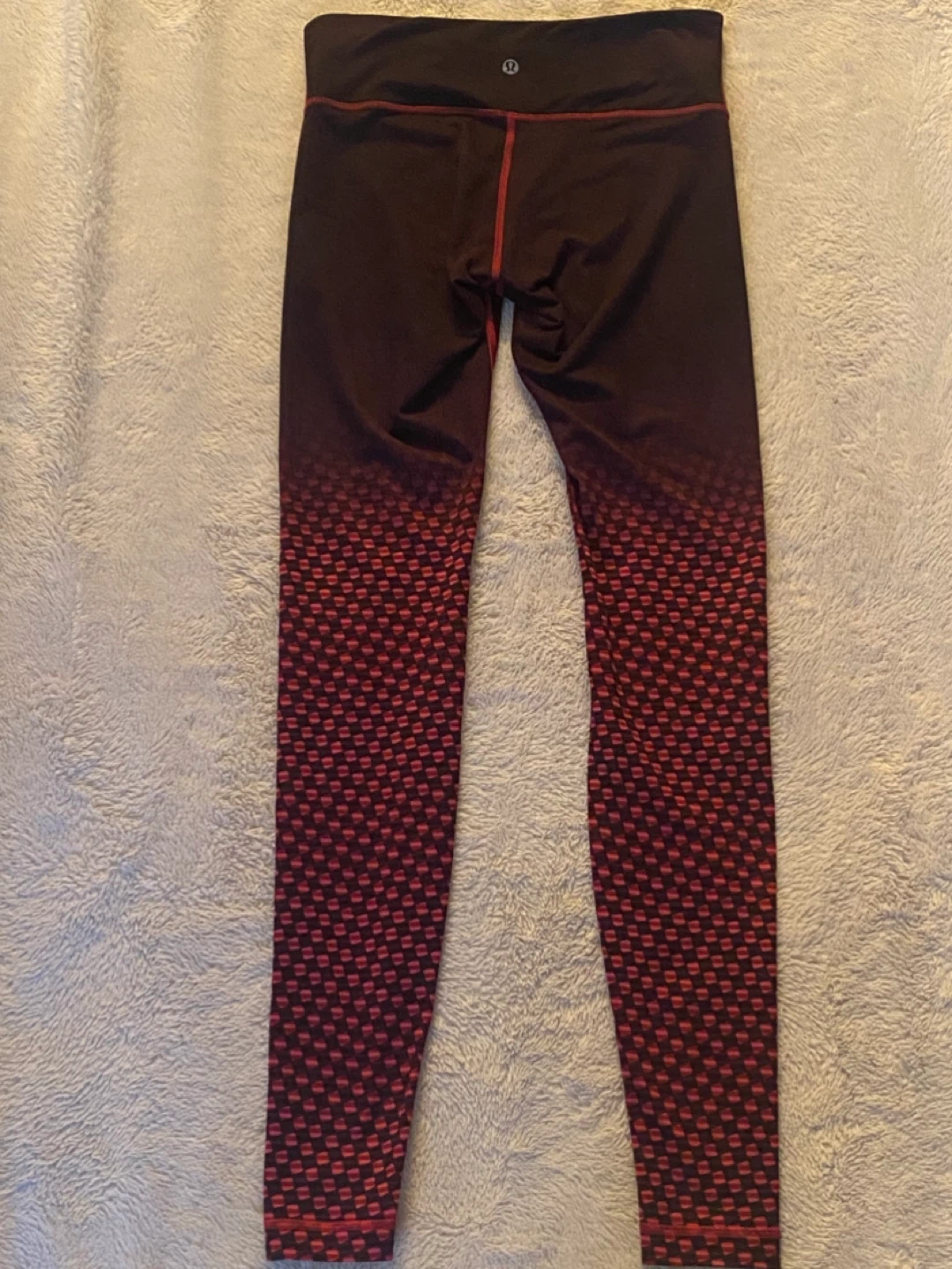 Lululemon Unique Burgundy Ombre Leggings - size 6 - photo 2