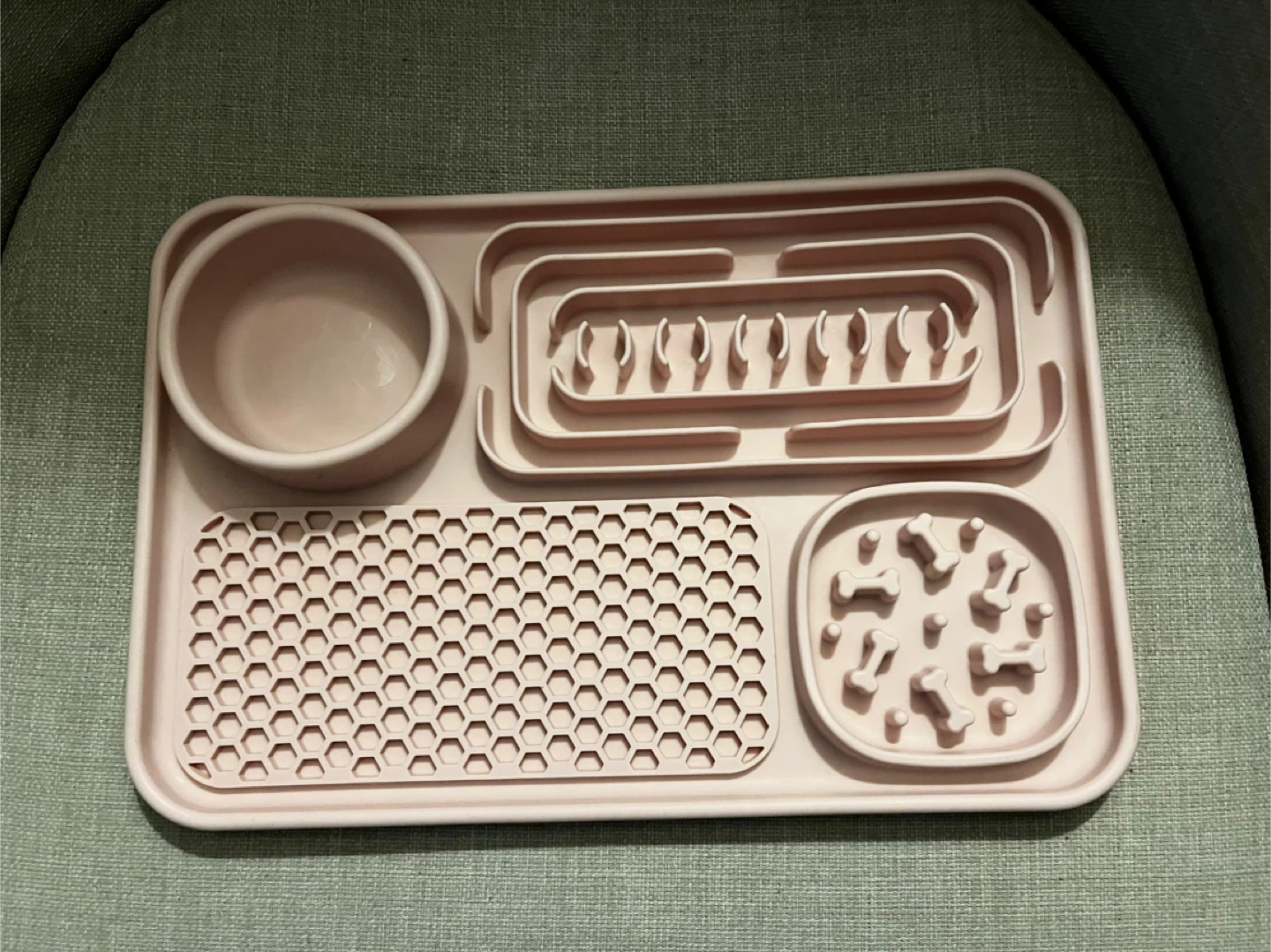 🥕Pink Pet Slow Feeder Lick Mat (new) - photo 2
