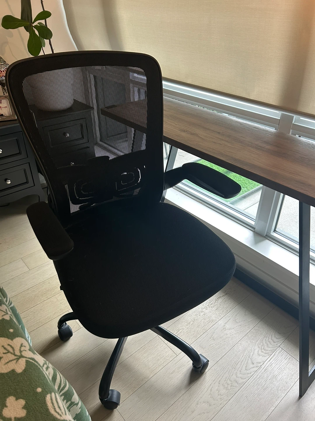 Black Mesh Office Chair
