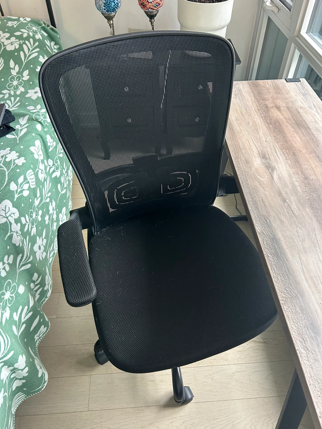 Black Mesh Office Chair - photo 3