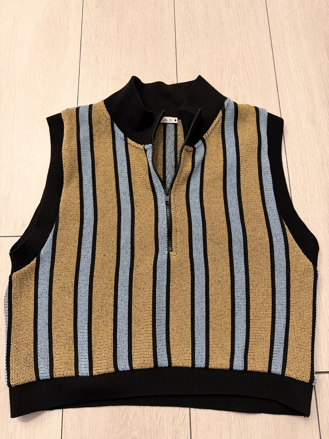 ZARA Sleeveless Mock Neck Zip Vest Size L