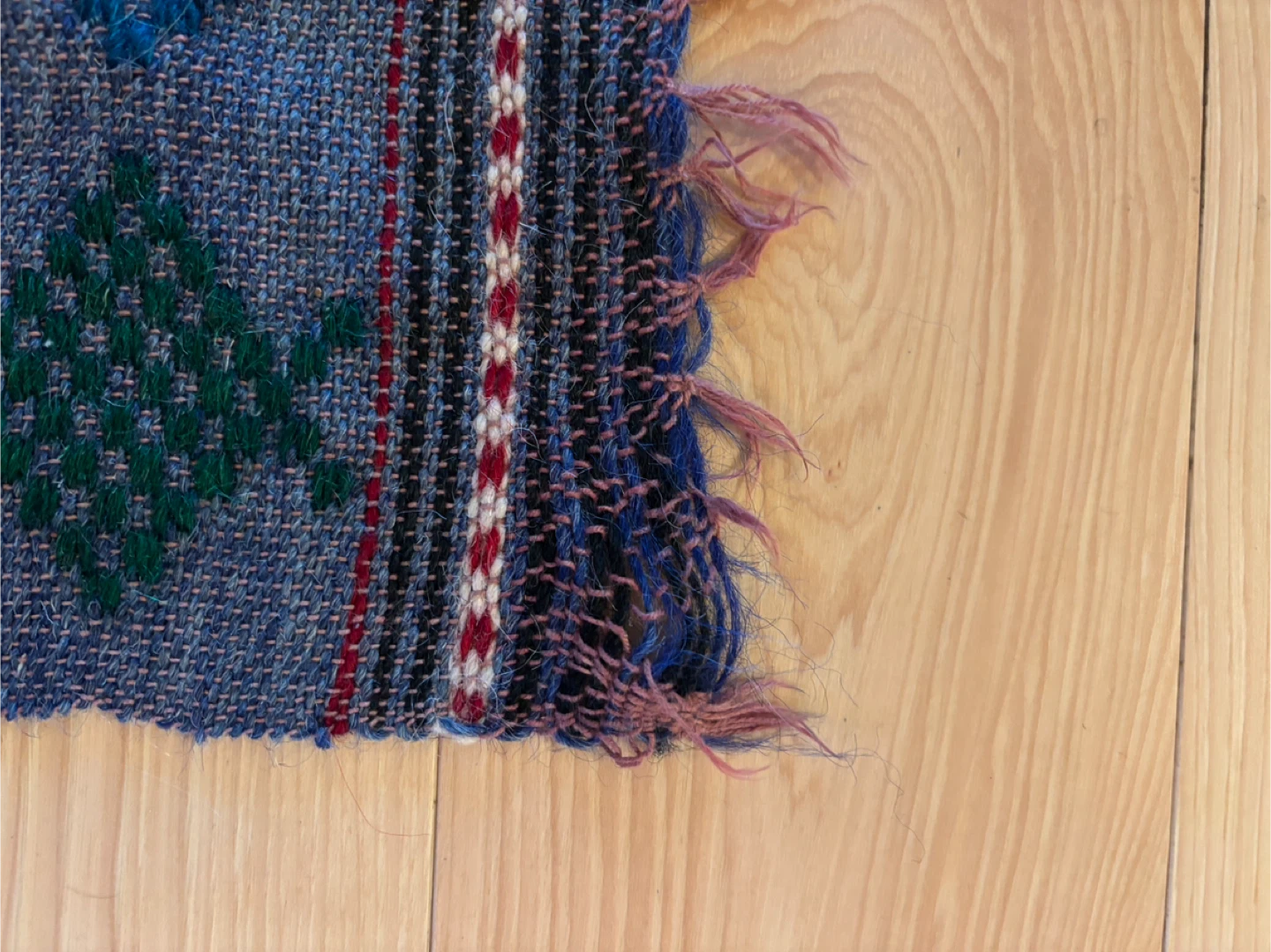 Small Multi-colour Woven Rug - photo 3