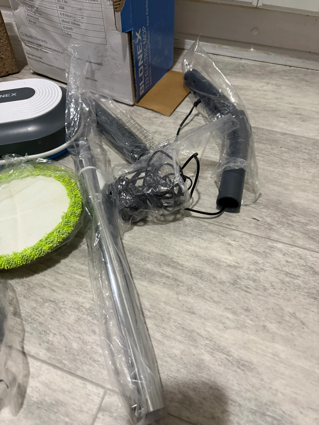 LIKE NEW Spin Floor Mop with LED + Sprayer - photo 4